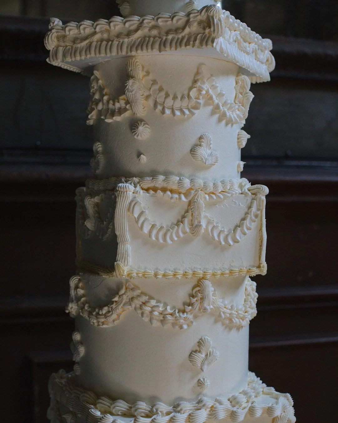 Butter yellow dreams, sculpted in swirls and ruffles. Each layer tells a story of craftsmanship and nostalgia &mdash; a modern ode to vintage cake styling by @atelier_flora. Delicate, decadent, and utterly romantic, like a dream whipped into form.

P