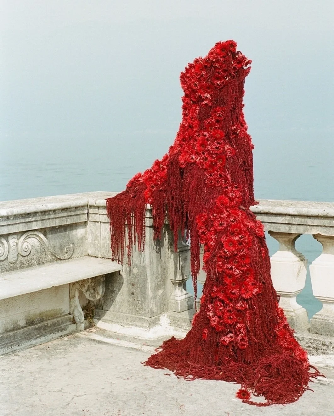 For D&amp;A&rsquo;s June wedding, this floral sculpture became one of the most unforgettable statements of the weekend &mdash; a living piece of art crafted by the incredible Studio Lilo, whose large-scale botanical installations are really one of a 