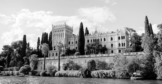 Stunning views from the water at L&amp;M&rsquo;s Lake Garda wedding. Simply the perfect place to say I do! 
⠀⠀⠀⠀⠀⠀⠀⠀⠀
Planning &amp;Design | @ido_events_
Photo &amp; Video | @juliaandgil
Bride | @ljubica.cancellara
Groom | @massimoworkaholic
Venue | 