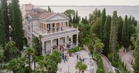 Looking back at S&amp;M&rsquo;s most romantic Lake Garda wedding at @villacortinepalacehotel. This stunning venue is so special and  just right for such an amazing celebration &ndash; it still feels like yesterday. 
⠀⠀⠀⠀⠀⠀⠀⠀⠀
Planning and designing @