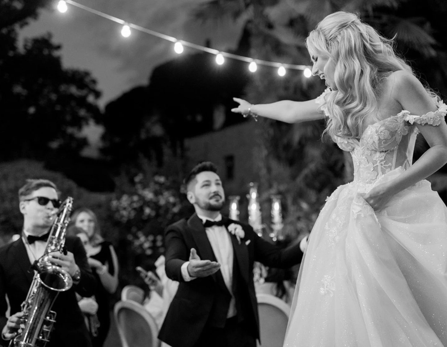 Getting the party started with @eversomusic at L&amp;M's Lake Garda wedding. Having a live band simply adds the best vibes to any celebration. Whether it's an old classic or a currently charting song: trust us when we say that all your guests will be
