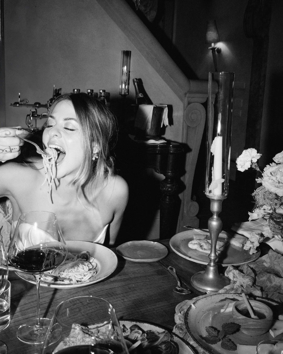 Dinner for two! Having an elopement instead of a big wedding does not mean less laughter, fun or emotions. The truth is: the intimate setting really allows you to take it all in with your partner and be fully present a the moment you'll always rememb