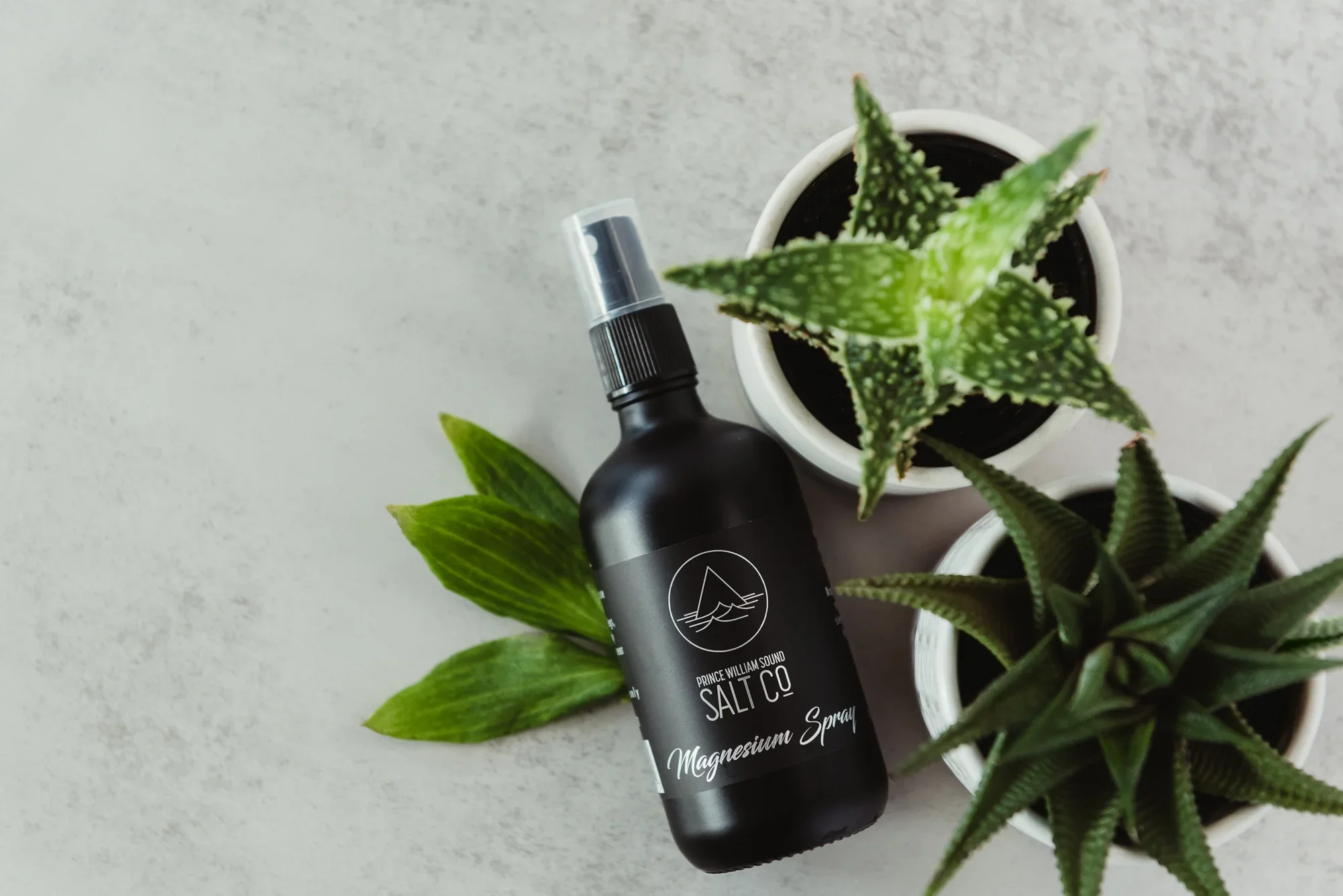 MagnesiumSpray-3196_2000x.webp
