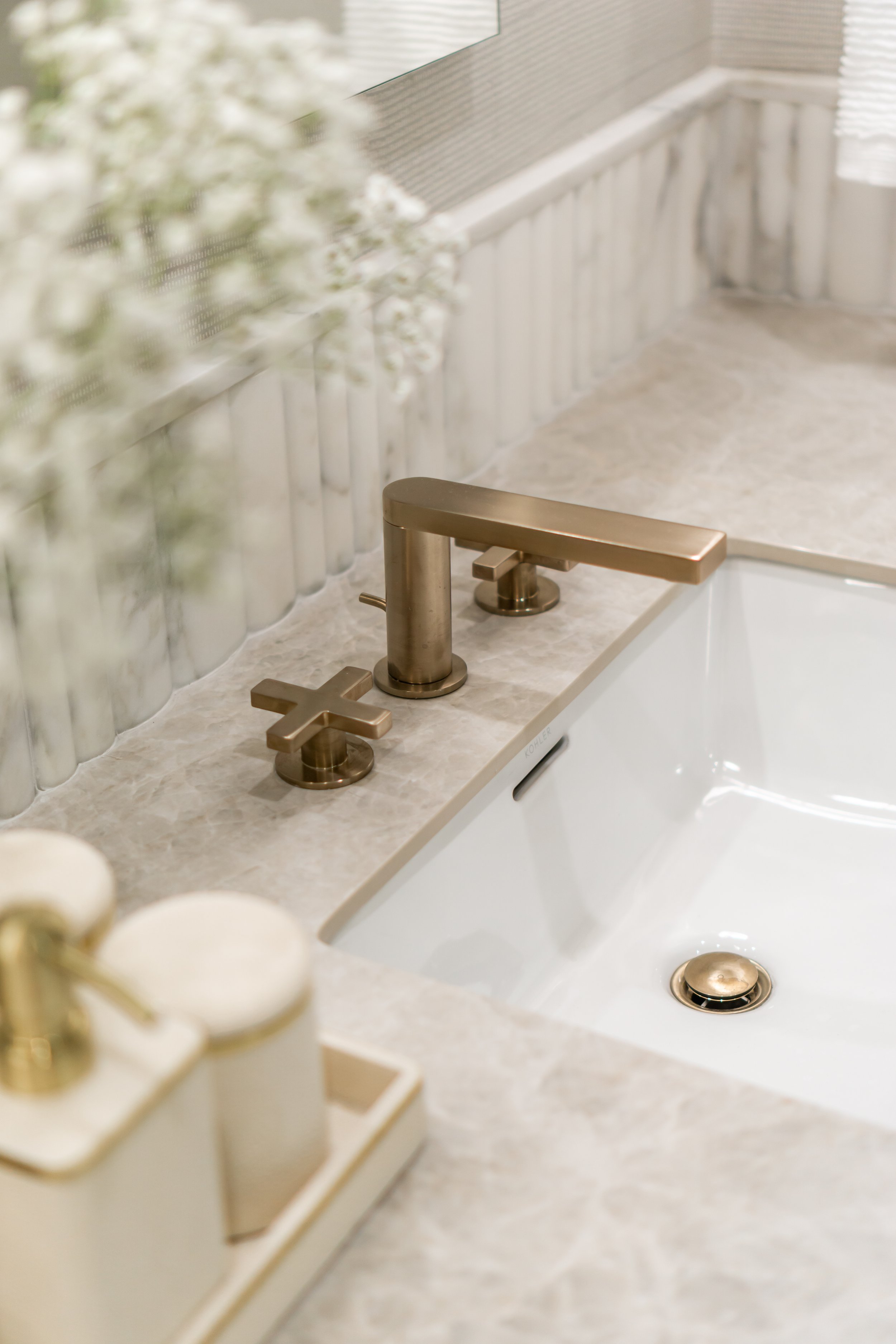 porcelain countertop.JPG