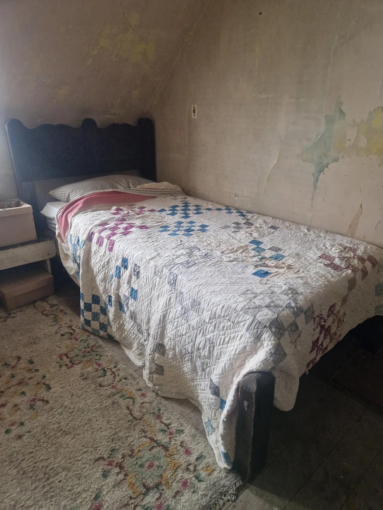 islas bed.jpg