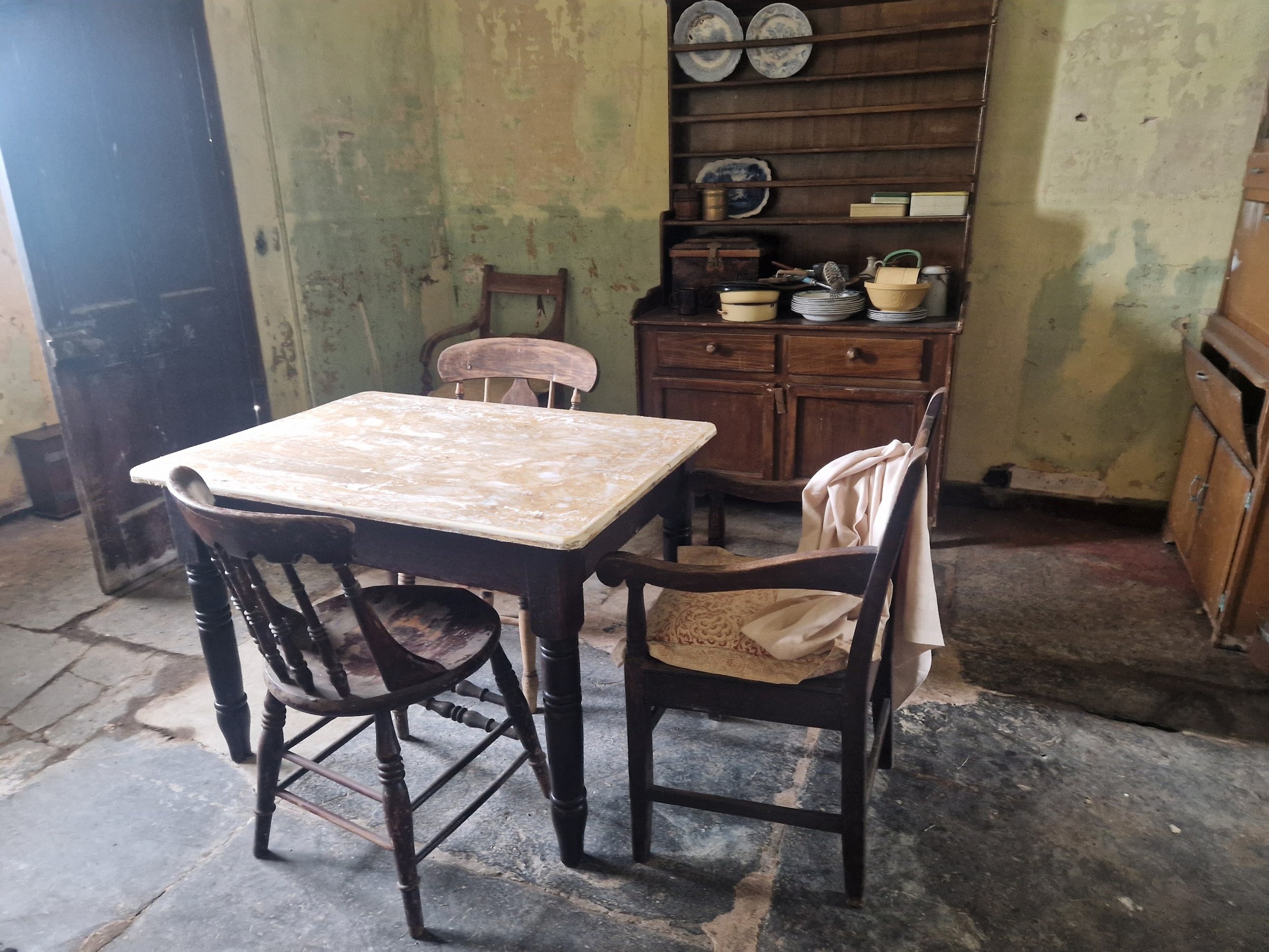 dining room.jpg
