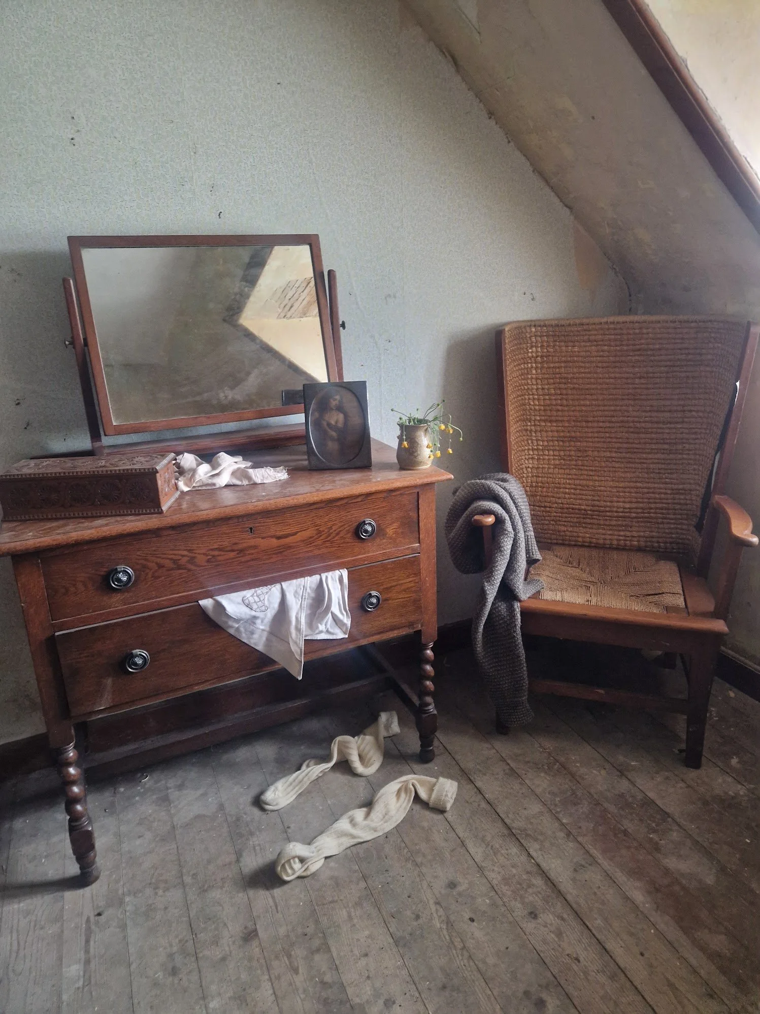 islas reading corner.jpg
