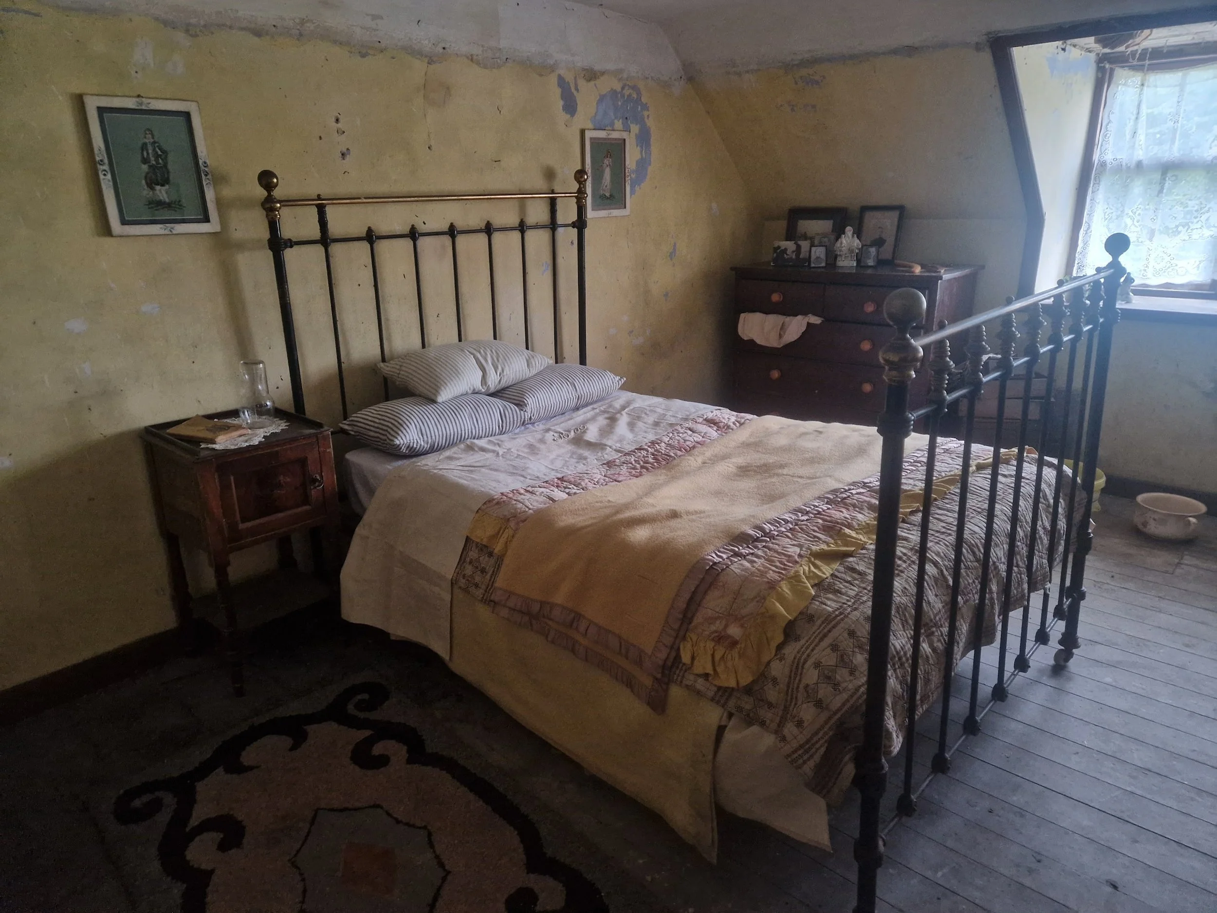 parents room.jpg