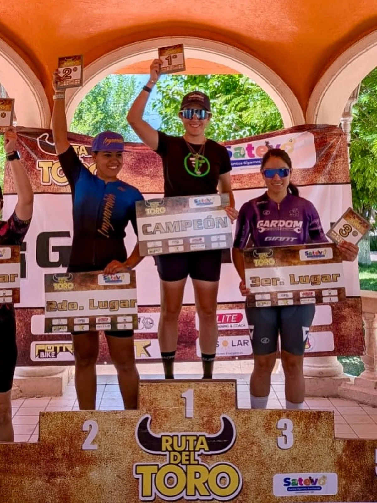 Athlete results so far this month! 🙌

Best of luck to all NDUR athletes racing this weekend at Rule of Three, The Warda Race, Cherokee Bike Festival, and La Ganadera.

Gaby Villegas - 🥇- Ruta de Toro MTB
Pueblito Hernandez - 🥇- La Santa Cruz
Reese