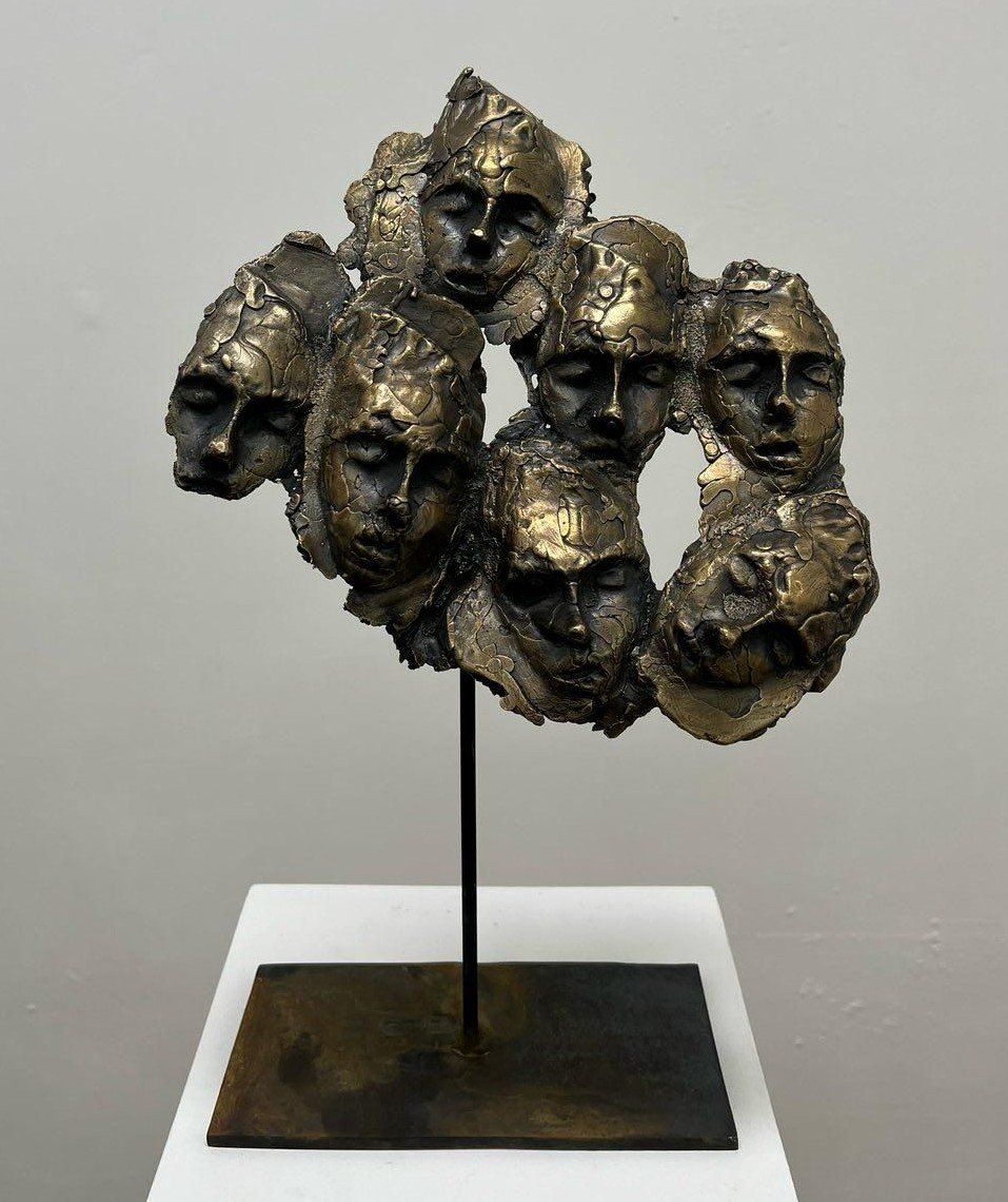 One Need Not be a Chamber, 2025. Bronze and steel - 38 x 28 x 13.5 cm