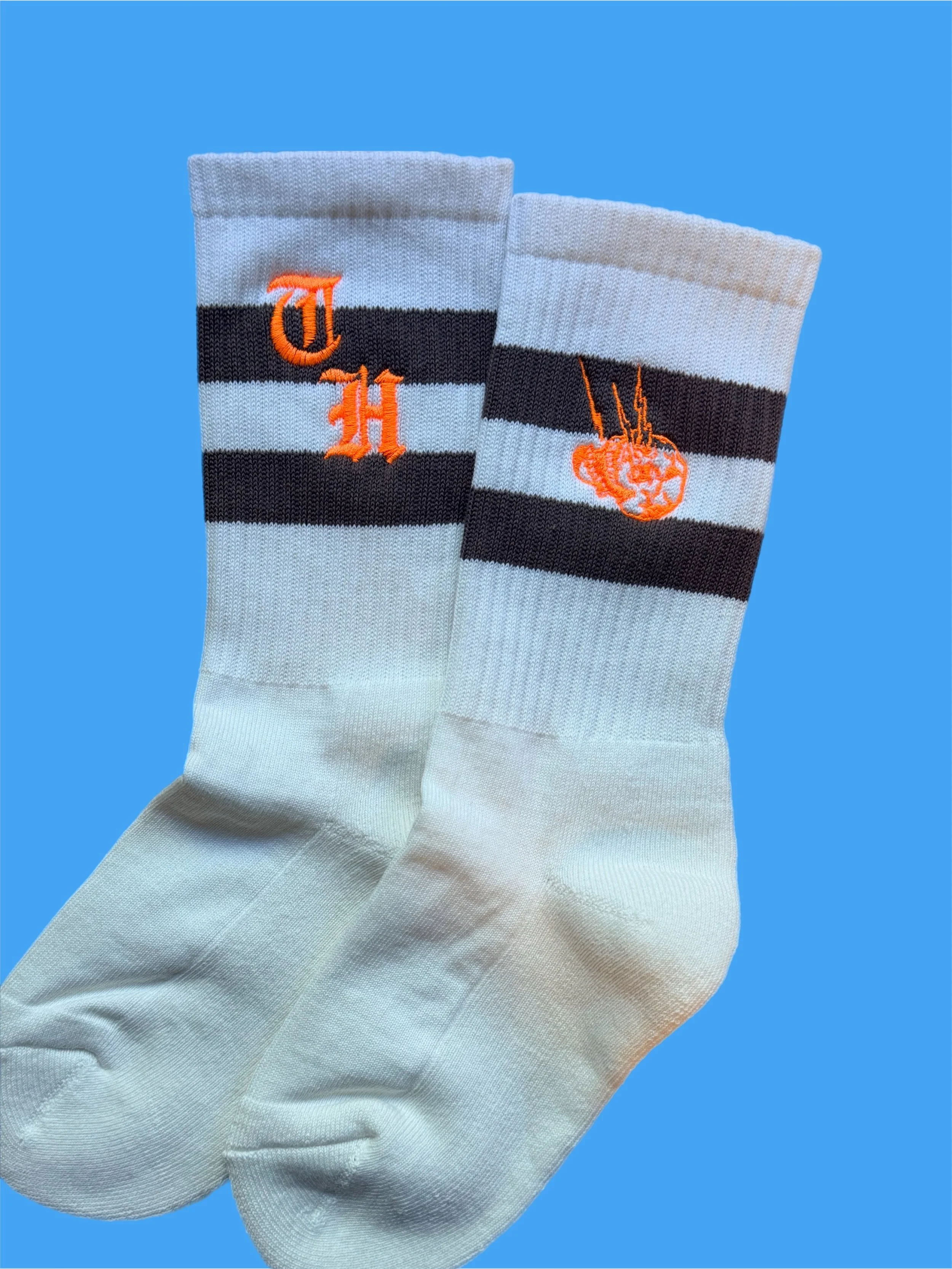 TH logo stripe socks