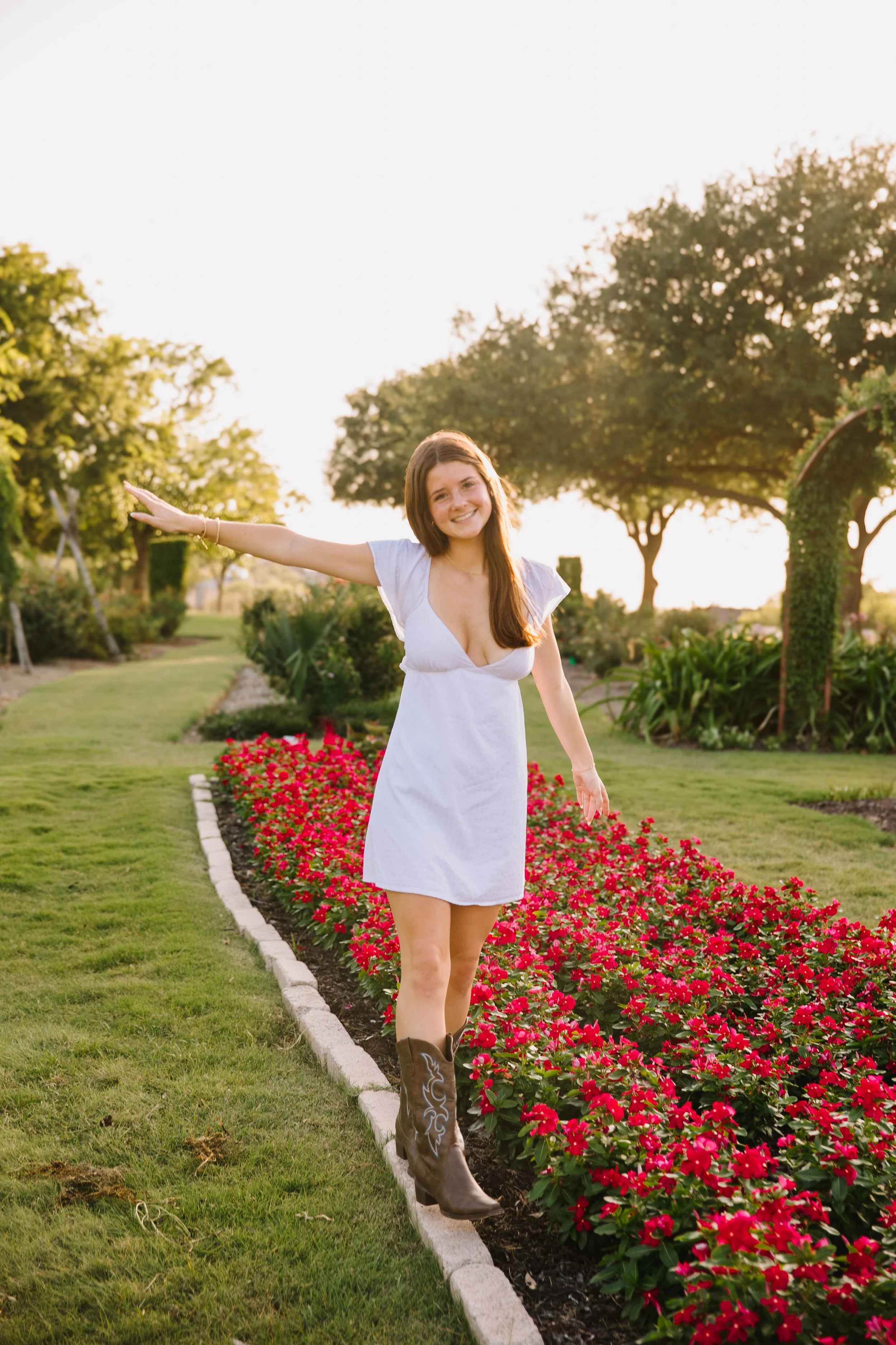 6 Posing Tips to Help You Feel Confident and Natural on Camera