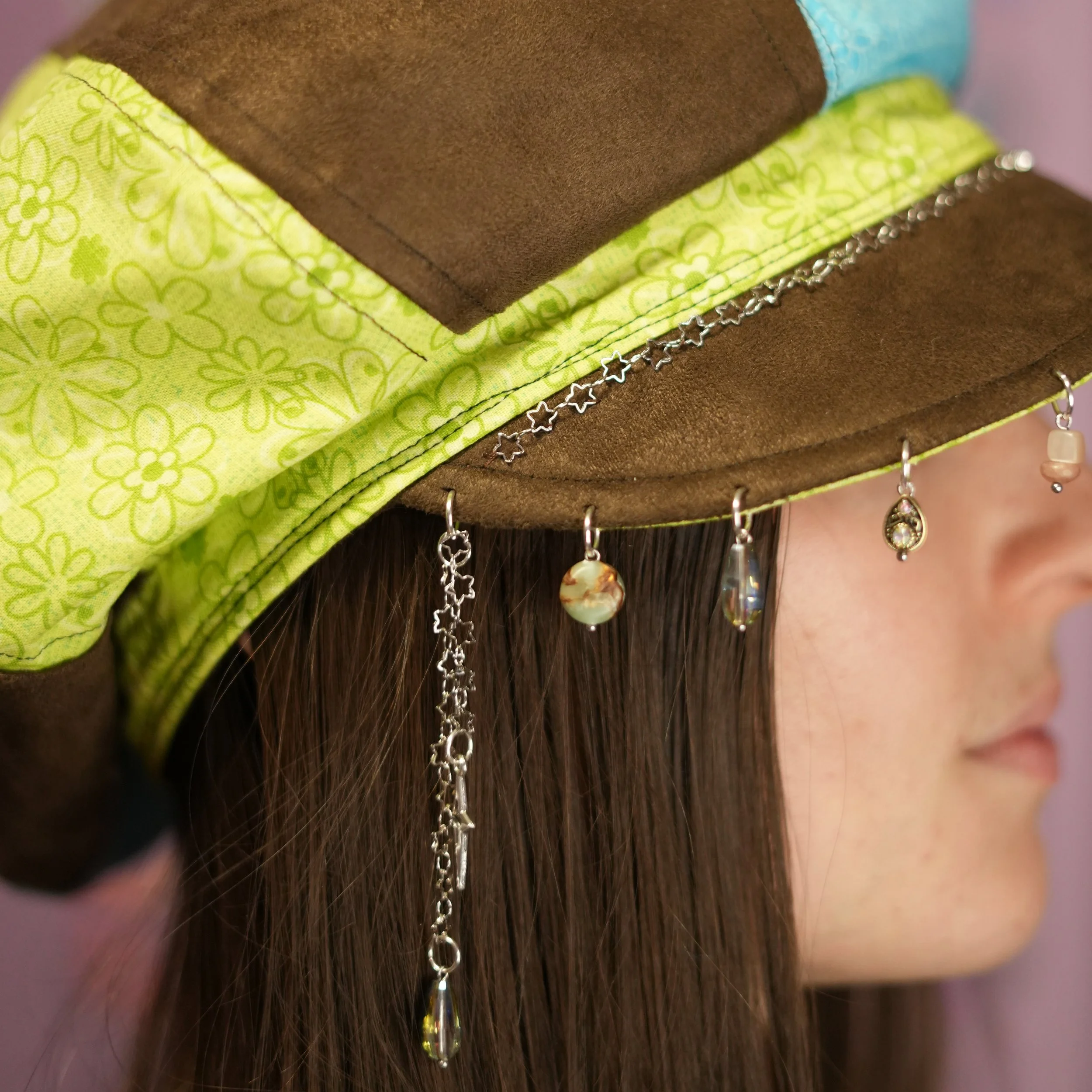 sus-newsie-caps2-model-38.jpg