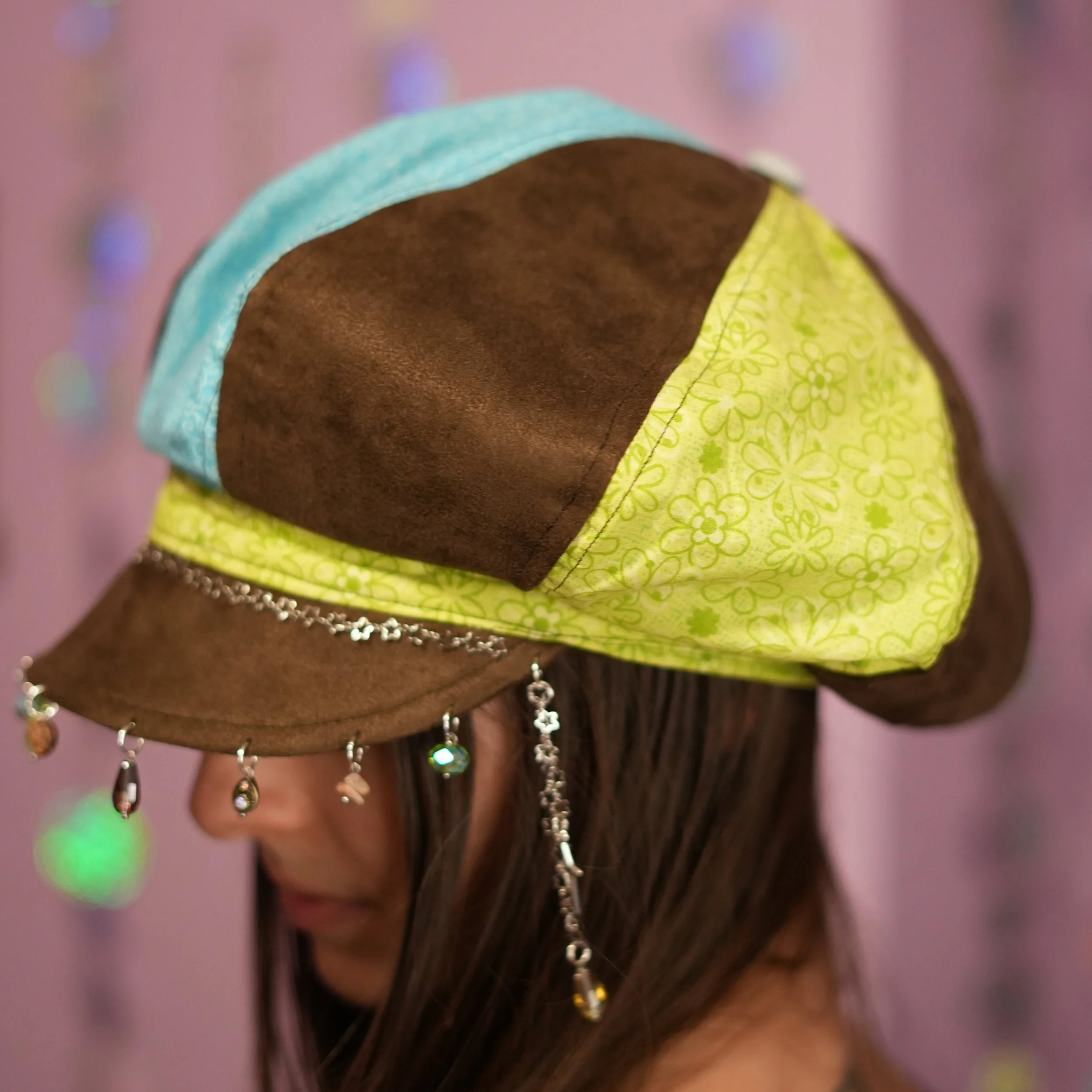 sus-newsie-caps2-model-40.jpg