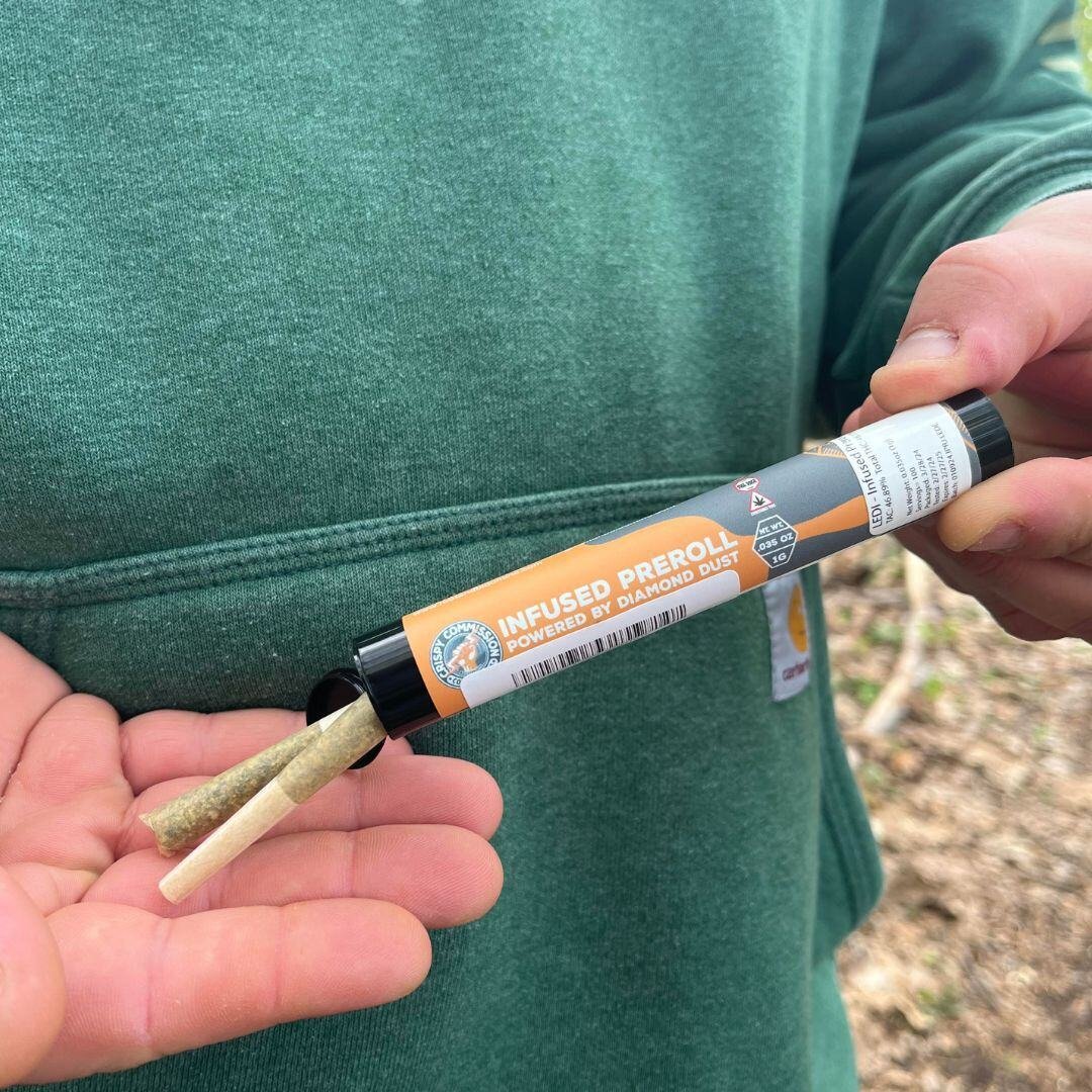 🍋 Ready to try something new? Infused with @rootandbloomgrow's fan-favorite Lemonhead Delight strain and Crispy's diamond dust, these .5g prerolls offer a delightful twist on your smoke session.