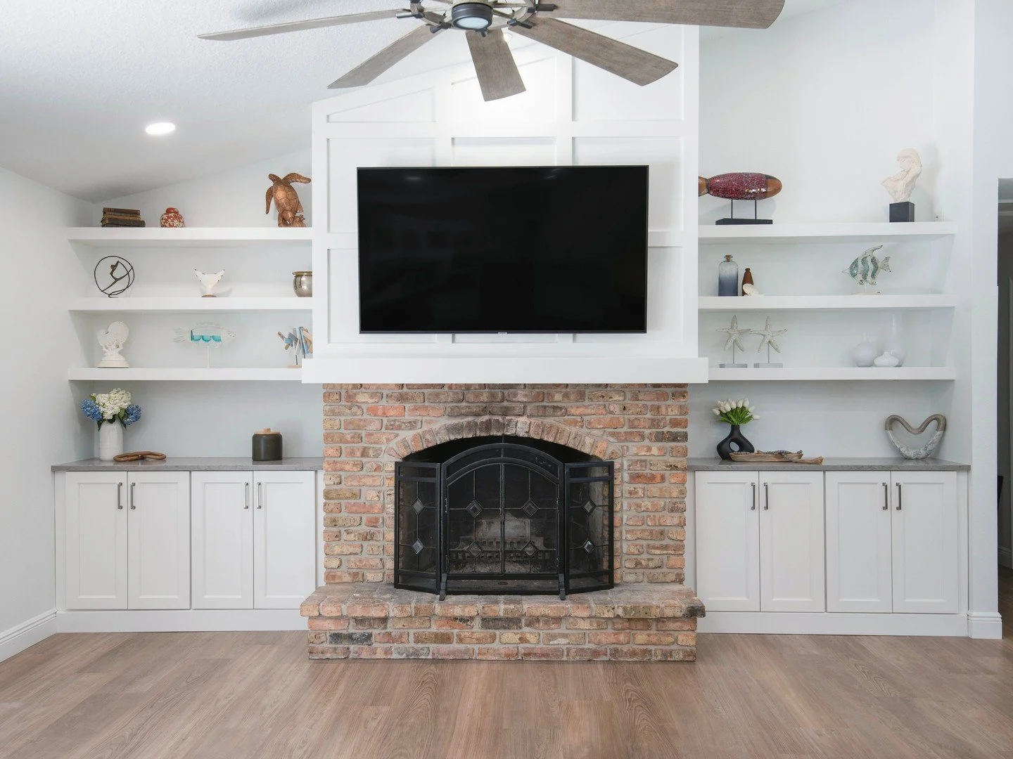 ✨ Project Reveal: A Bright, Modern Transformation ✨
This stunning home renovation balances timeless design with modern comfort. A reimagined kitchen now features sleek quartz countertops, custom cabinetry, and stainless steel appliances &mdash; creat