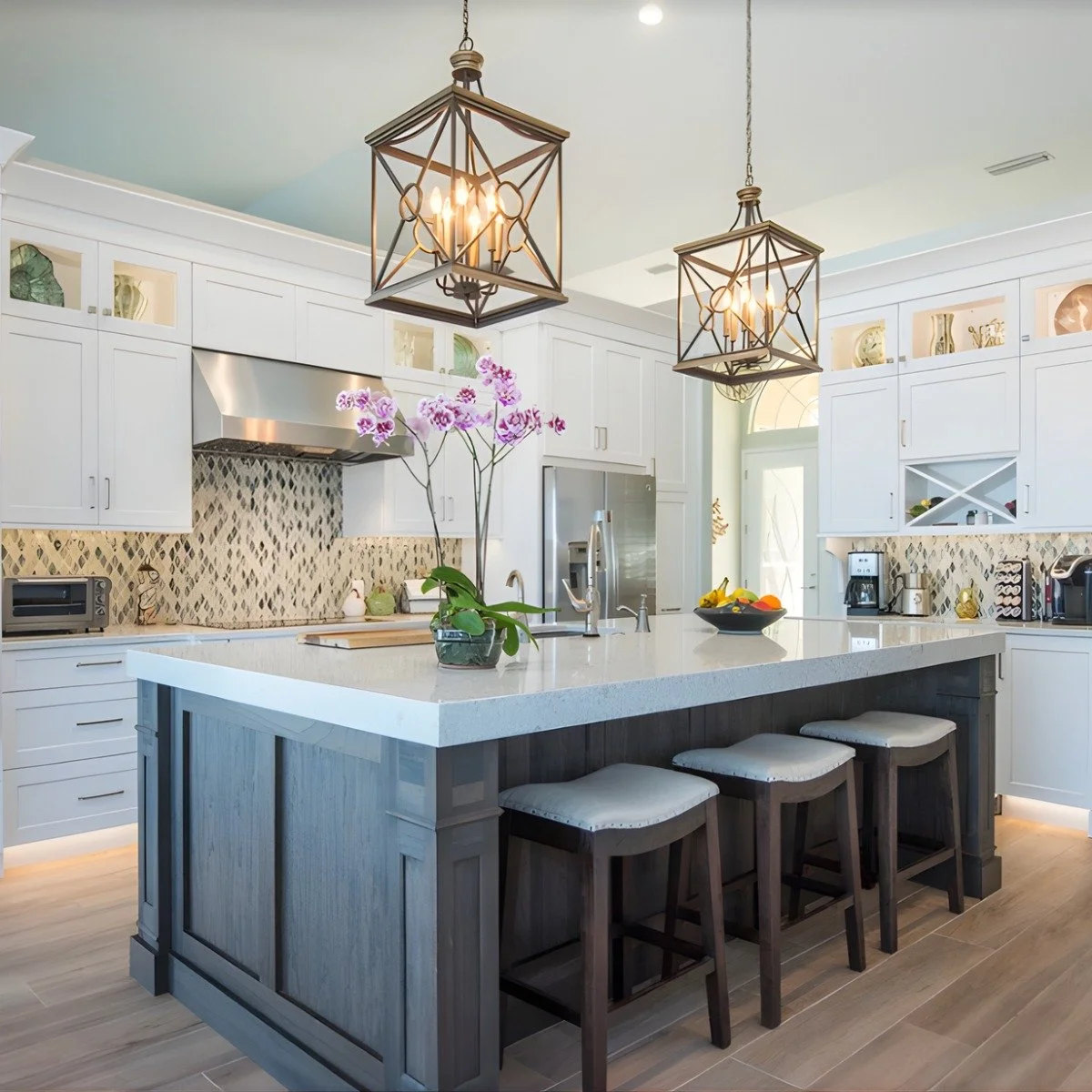 ☀️ 𝐓𝐡𝐢𝐧𝐤𝐢𝐧𝐠 𝐚𝐛𝐨𝐮𝐭 𝐮𝐩𝐝𝐚𝐭𝐢𝐧𝐠 𝐲𝐨𝐮𝐫 𝐤𝐢𝐭𝐜𝐡𝐞𝐧 𝐛𝐞𝐟𝐨𝐫𝐞 𝐬𝐮𝐦𝐦𝐞𝐫?
Now&rsquo;s the time to start planning so your space is ready for everything the season brings &mdash; from everyday meals to hosting friends and famil