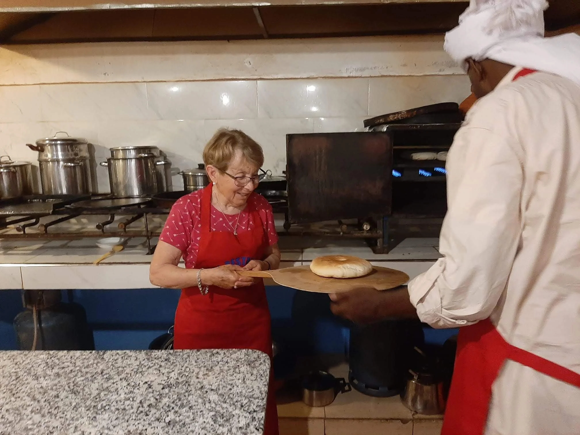 Cocinando pan en Marruecos