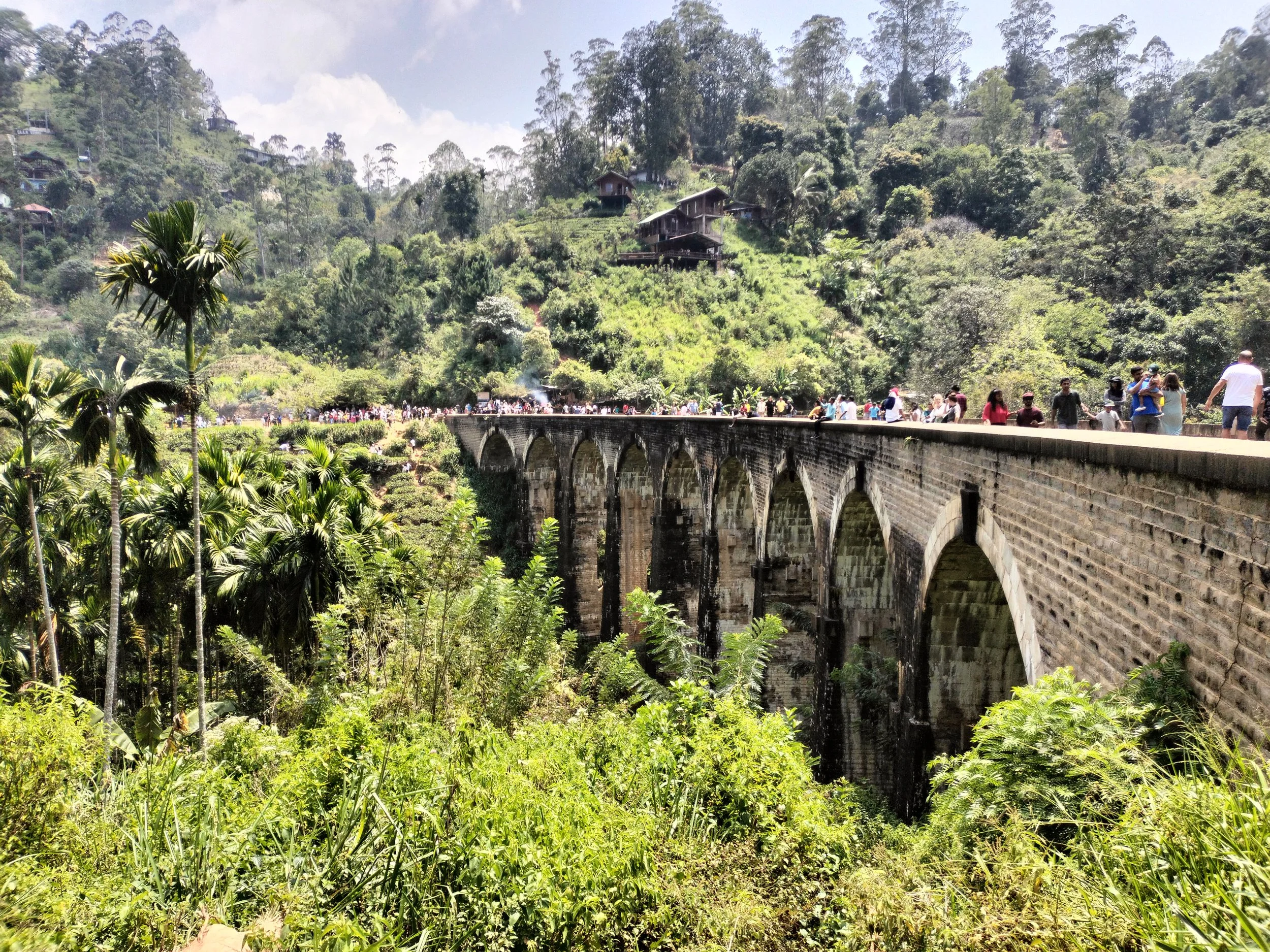 Puente de piedra con arcos NIne Arch Bridge, Sri Lanka