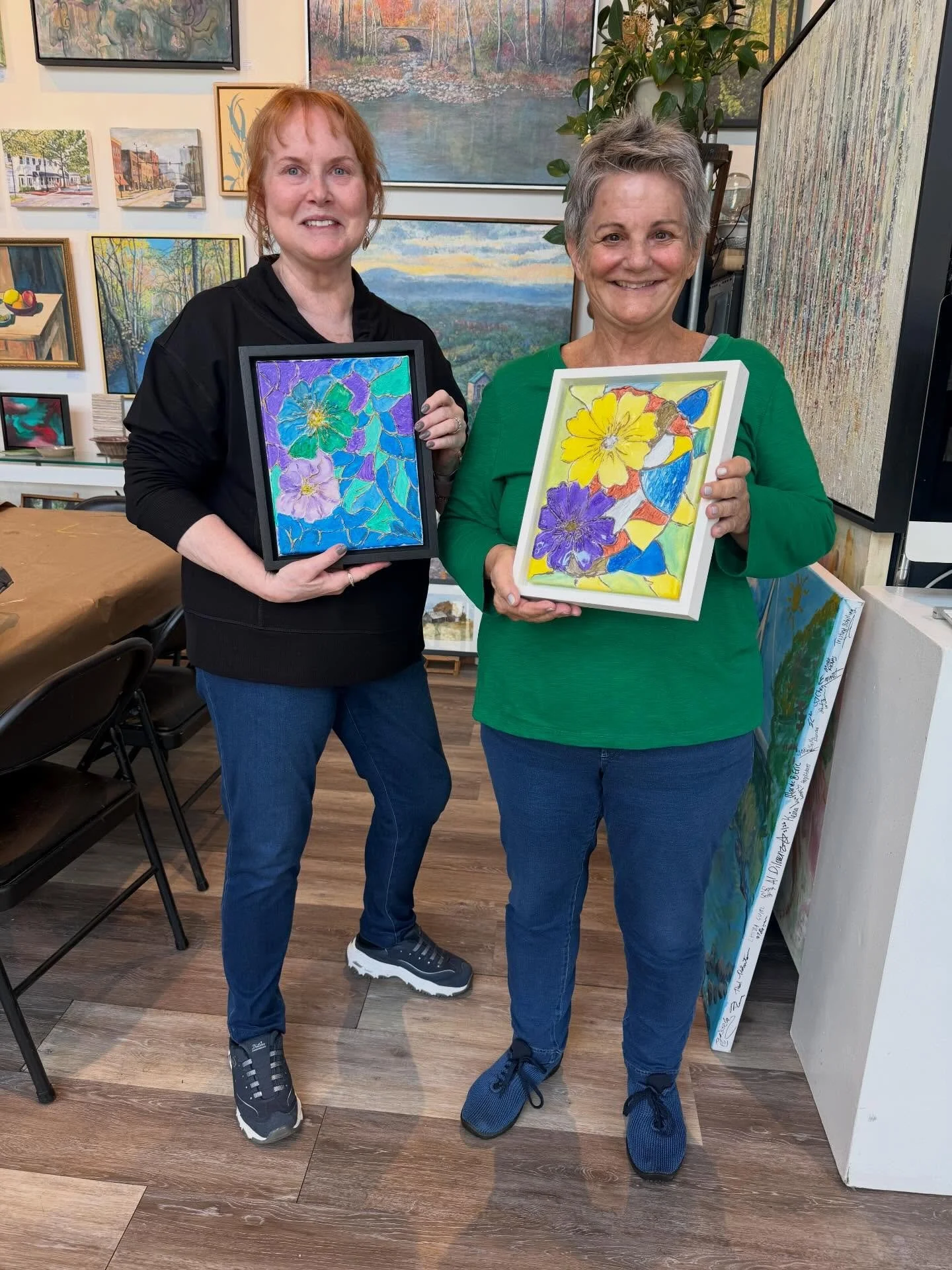 From blank canvas to framed masterpieces 🎨
Look at those happy faces.. so proud of what they created! 
#Fauxsatinfloral class