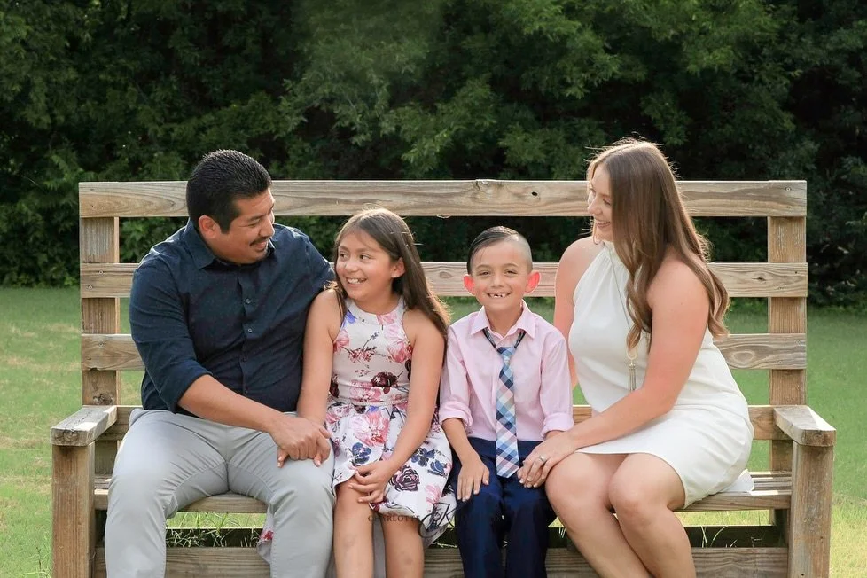 Listen, y&rsquo;all. 

I&rsquo;m not the photographer who&rsquo;s going to stand behind the camera and tell you to smile for 30 minutes. 📸

Oh no, we&rsquo;re going to have a little fun! 😃

I might tell Dad to tickle somebody, ask one of the kids t