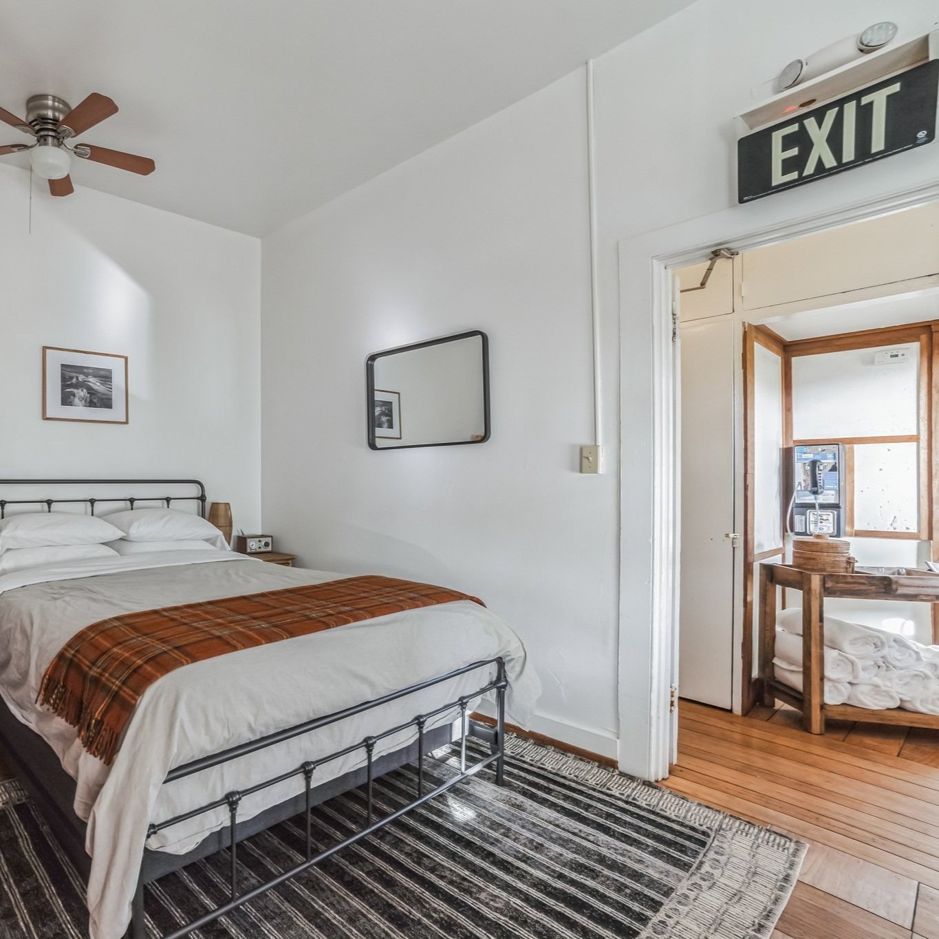 Farmhouse+Family+Room+2.jpg