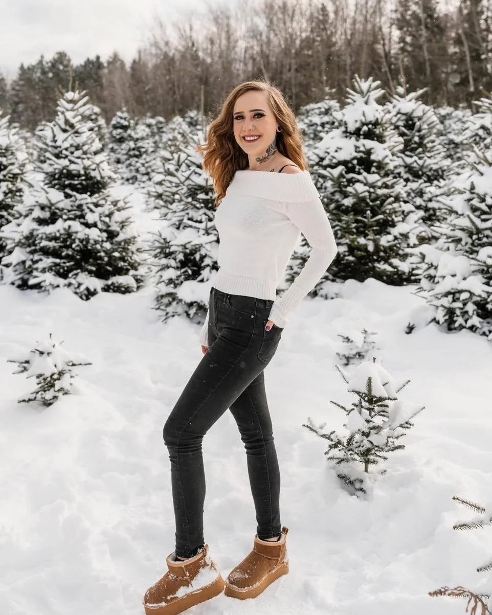 Many of you have seen her popping up in my stories the last few weeks and maybe thought&hellip; &ldquo;Katerina, who is this mystery person?&rdquo;

So I thought it was time to officially introduce, Cassandra! 🖤

Cassandra has been working part-time