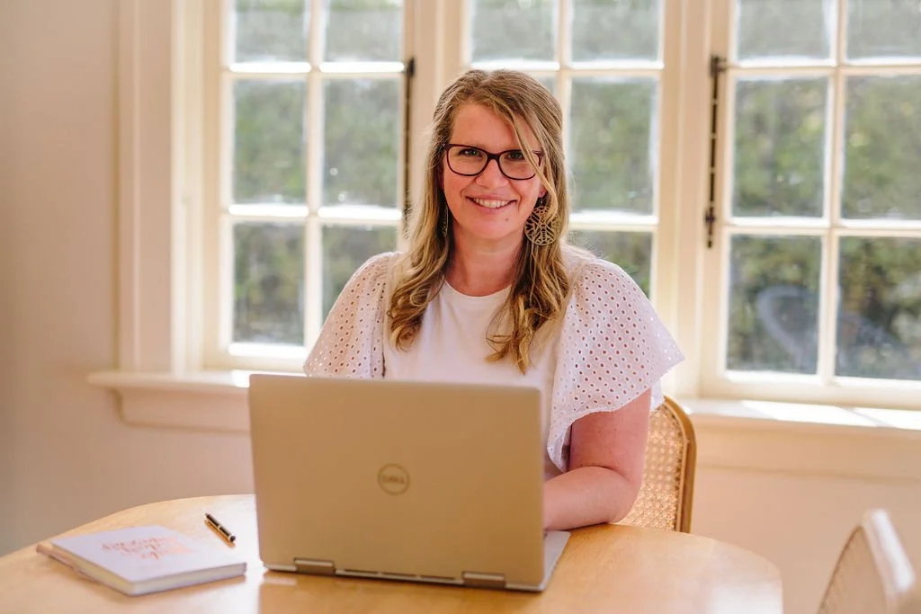 Relaxed and friendly celebrant Dunedin couples inquire with who want fun, and personalised wedding ceremonies. Marriage Celebrant Mel Foster Celebrant and MC