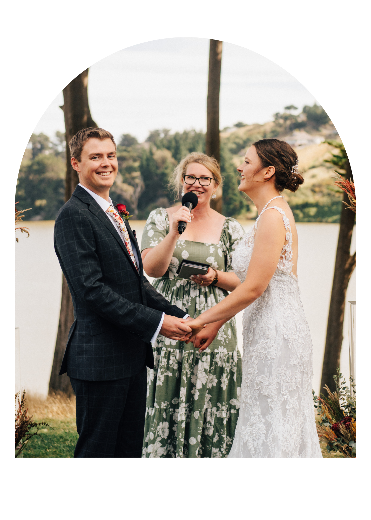 Celebrant and MC Mel Foster based in Dunedin performing a relaxed and heartfelt ceremony at Lochend Woolshed