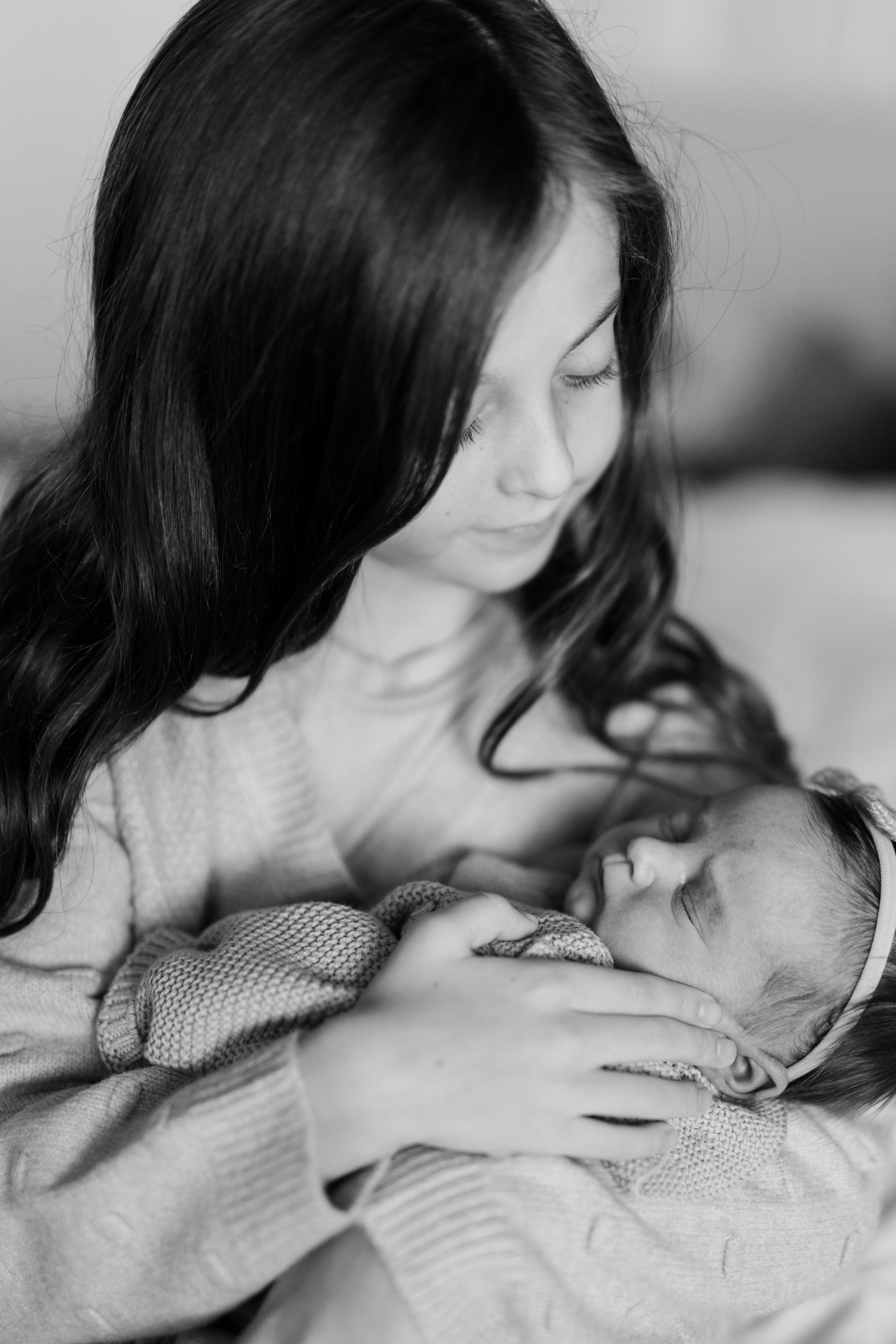carslbad-newborn-photographer-in-home-session-10.jpg