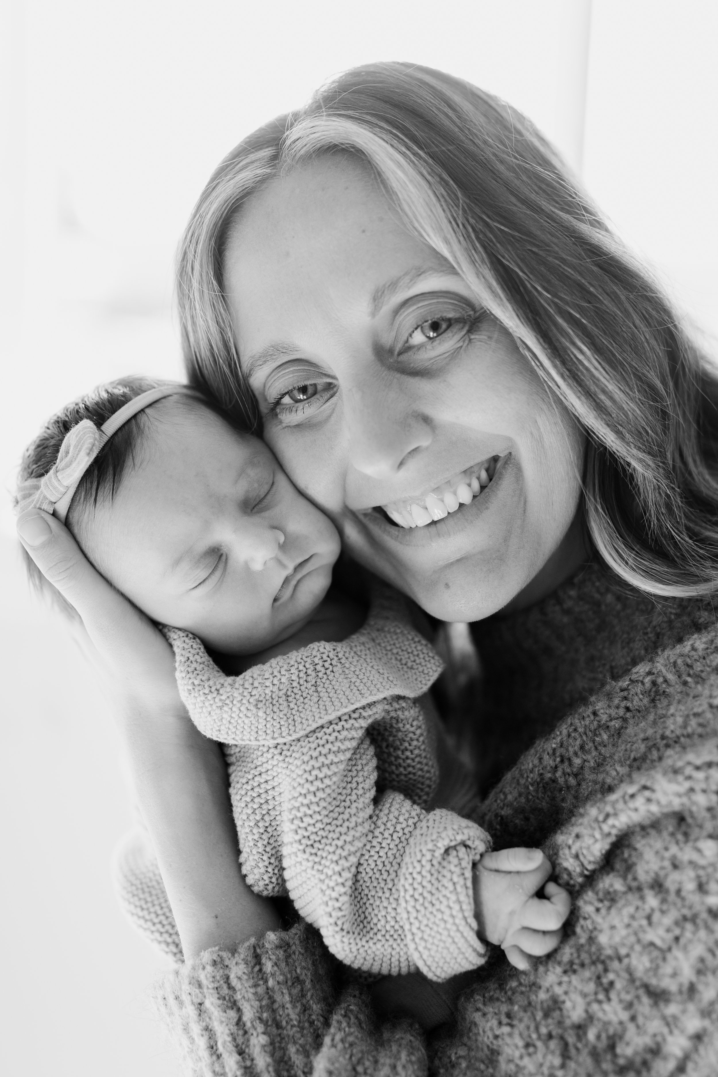 carslbad-newborn-photographer-in-home-session-16.jpg