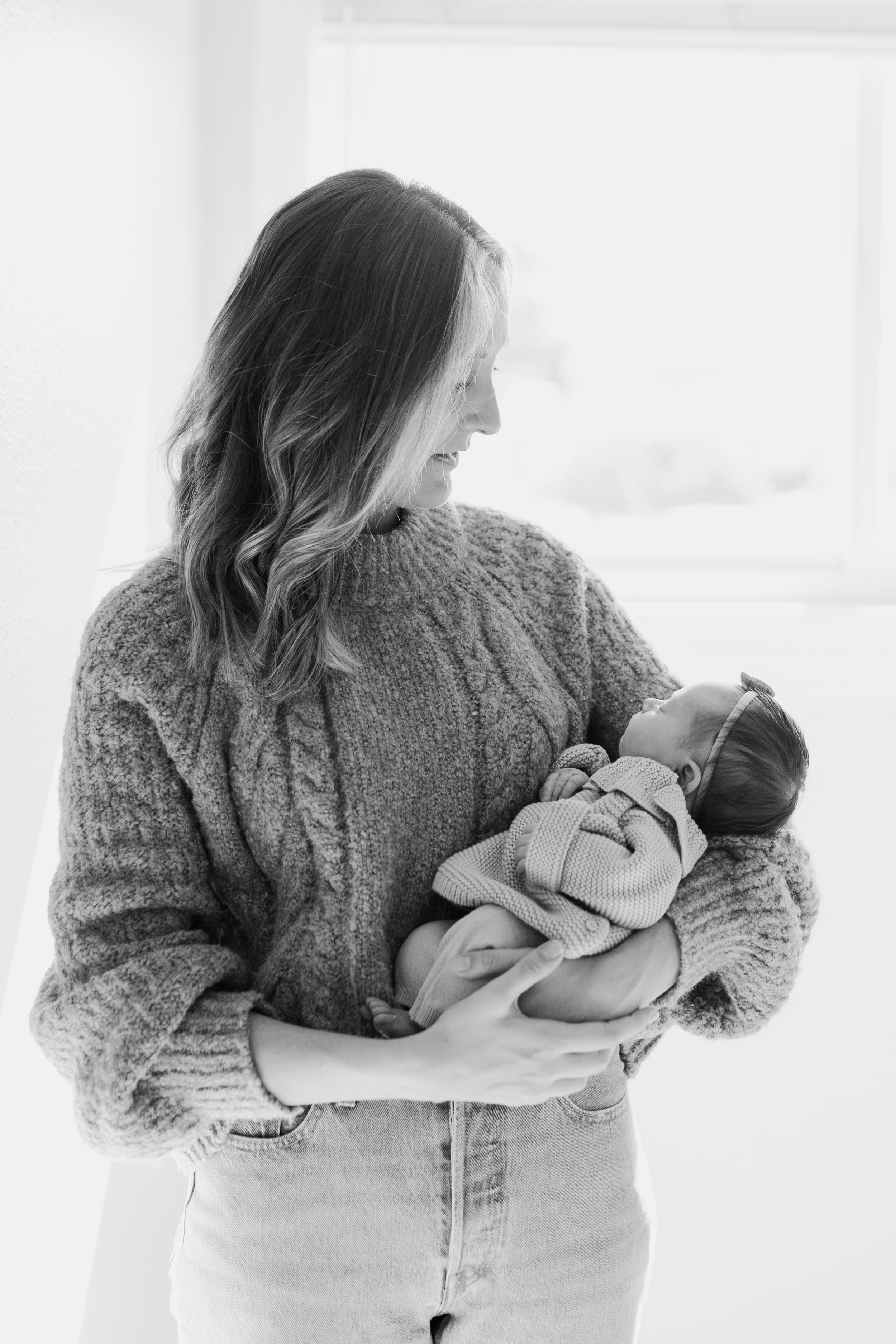 carslbad-newborn-photographer-in-home-session-17.jpg