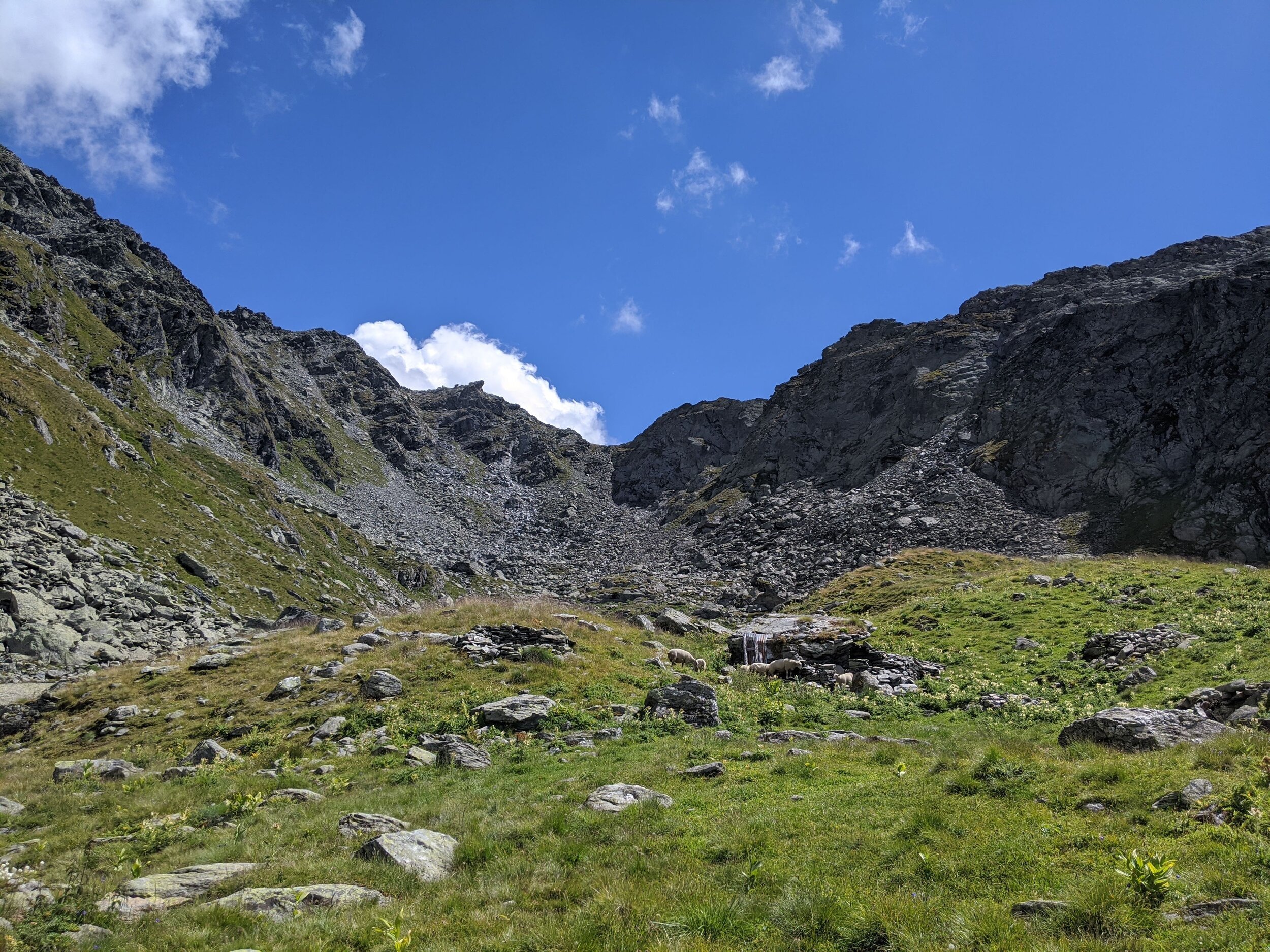 Fionnay+to+Bonatchiesse+hiking+guide+12.jpg