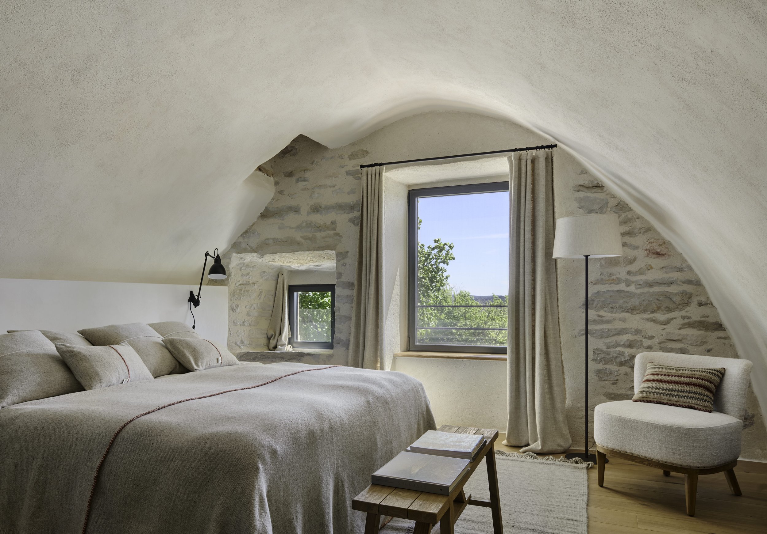 ROOM 3 WINDOW.jpg