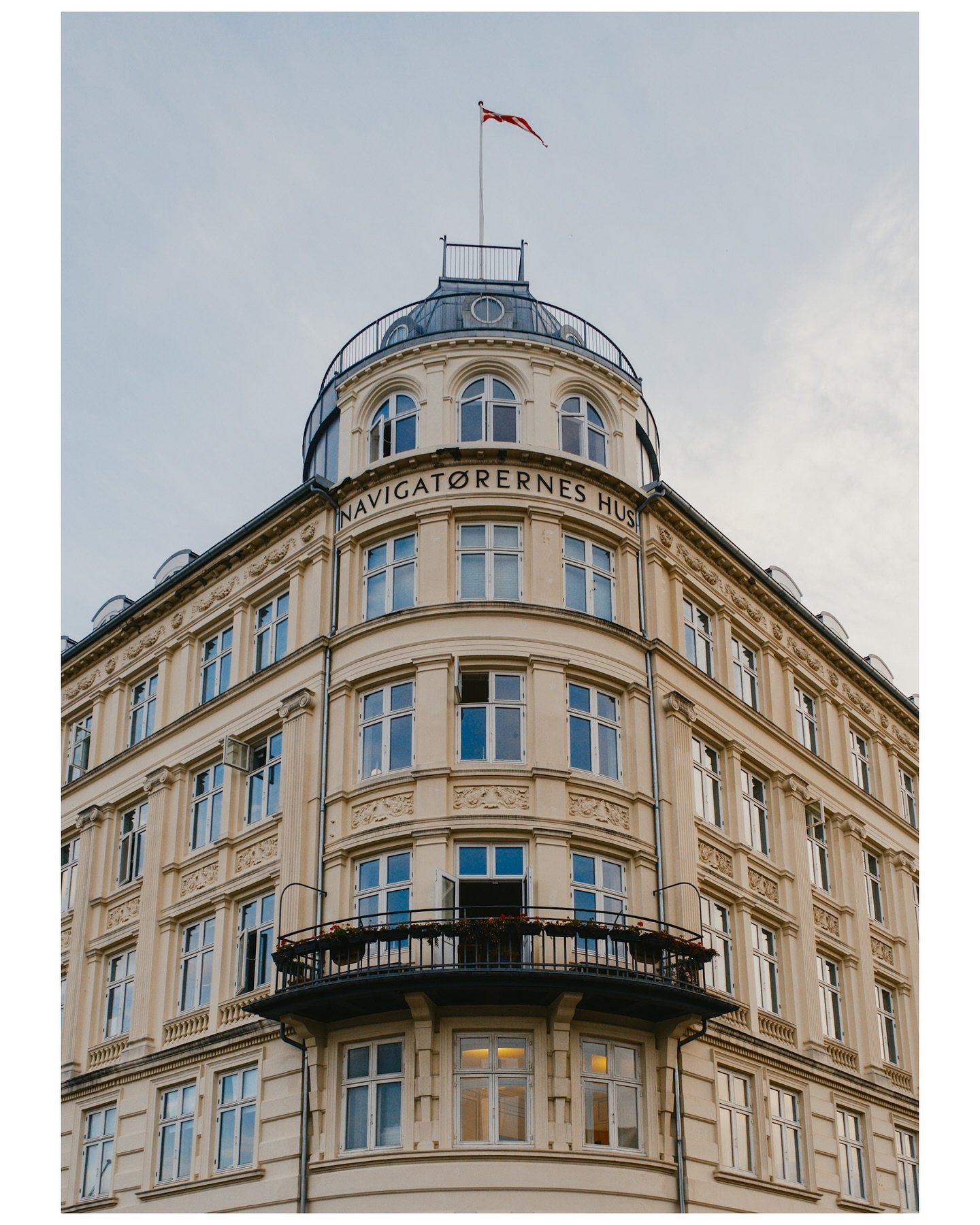 Copenhagen - where old school charm meets clean lines. 

#andreainplaces #fujifilm #fujifilmx_au #fujifilmxt5 #xt5 #greenblooded #travelphotography #photography #travel #featuremeteds #copenhagen #denmark #arcitecture #buildings #europe