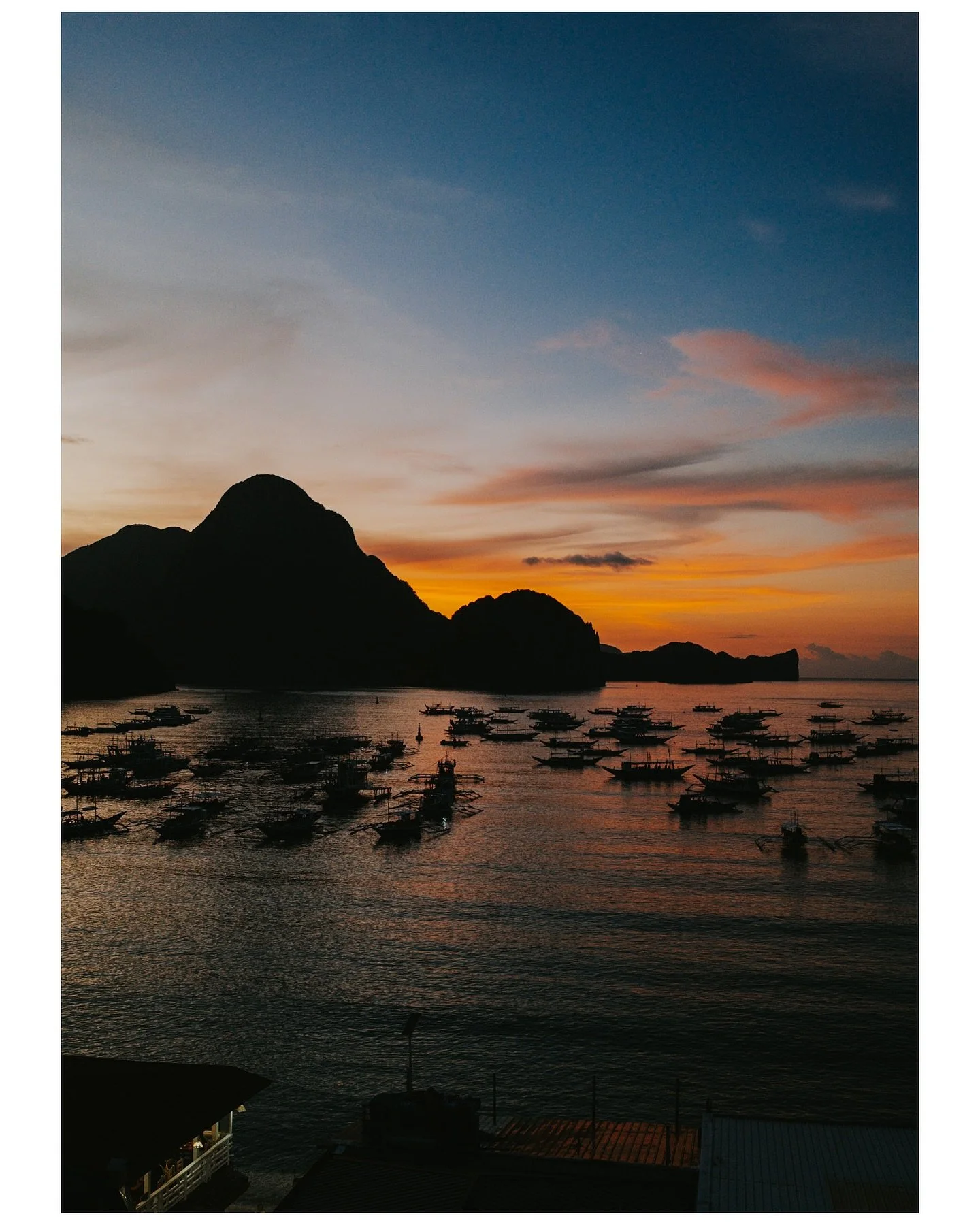 Sunsets and street scenes in El Nido. 🌅

📷X100VI

#andreainplaces #fujifilm #fujifilmx_au #x100vi #fujifilmx100vi #greenblooded #travelphotography #photography #travel #featuremeteds #elnido #palawan #philippines