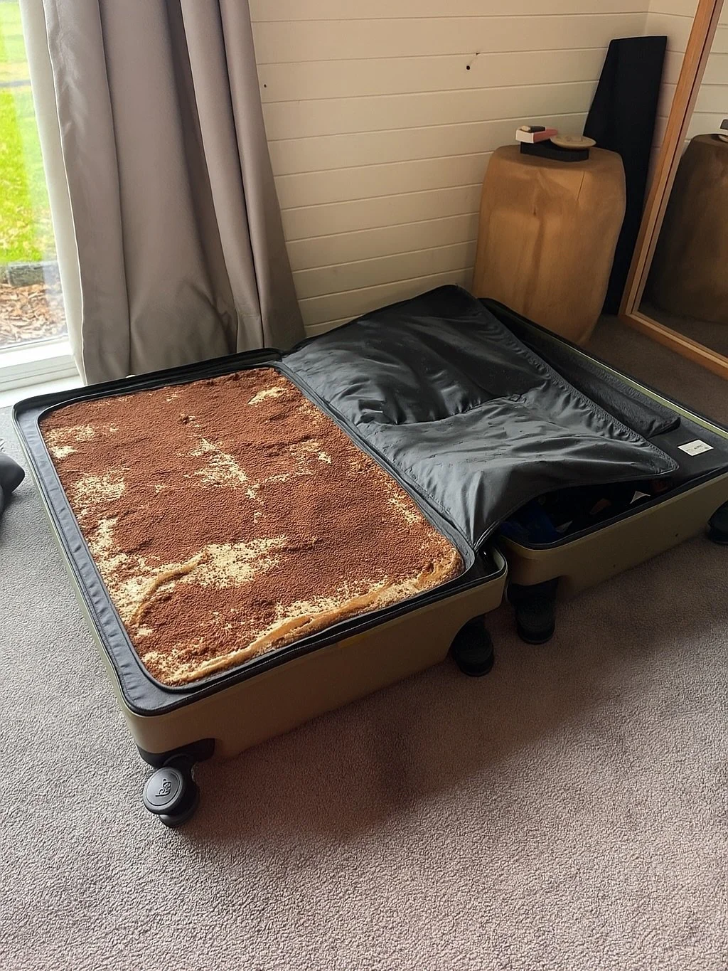 What I wish I packed vs what I actually packed 😒