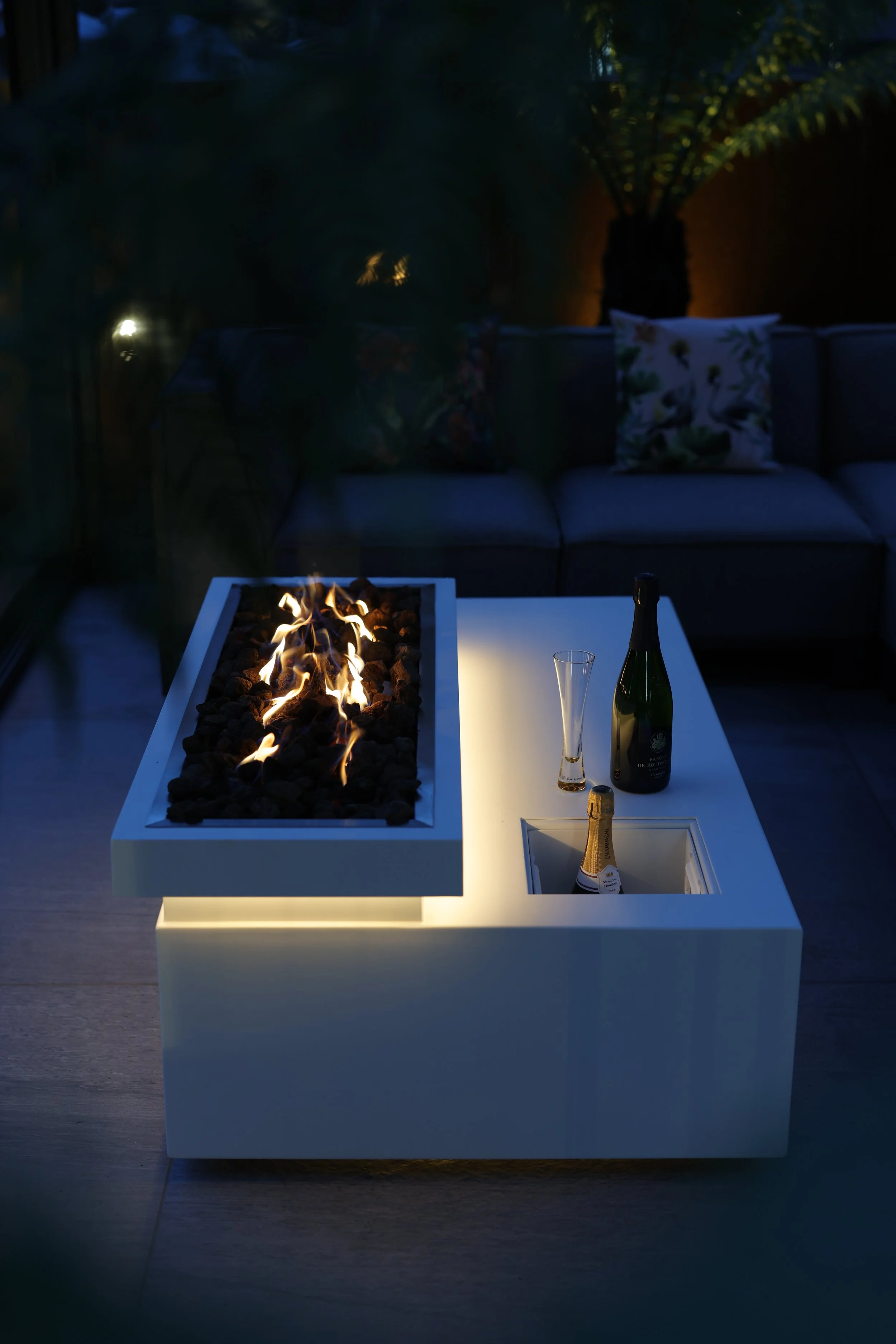 Firepit, Luxury firepit, designer firepit, modern firepit,gas firepit, bio-ethanol firepit