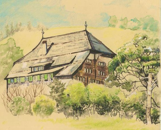 Une maison traditionnelle en bois avec un toit en pente, entourée d'arbres et de végétation.