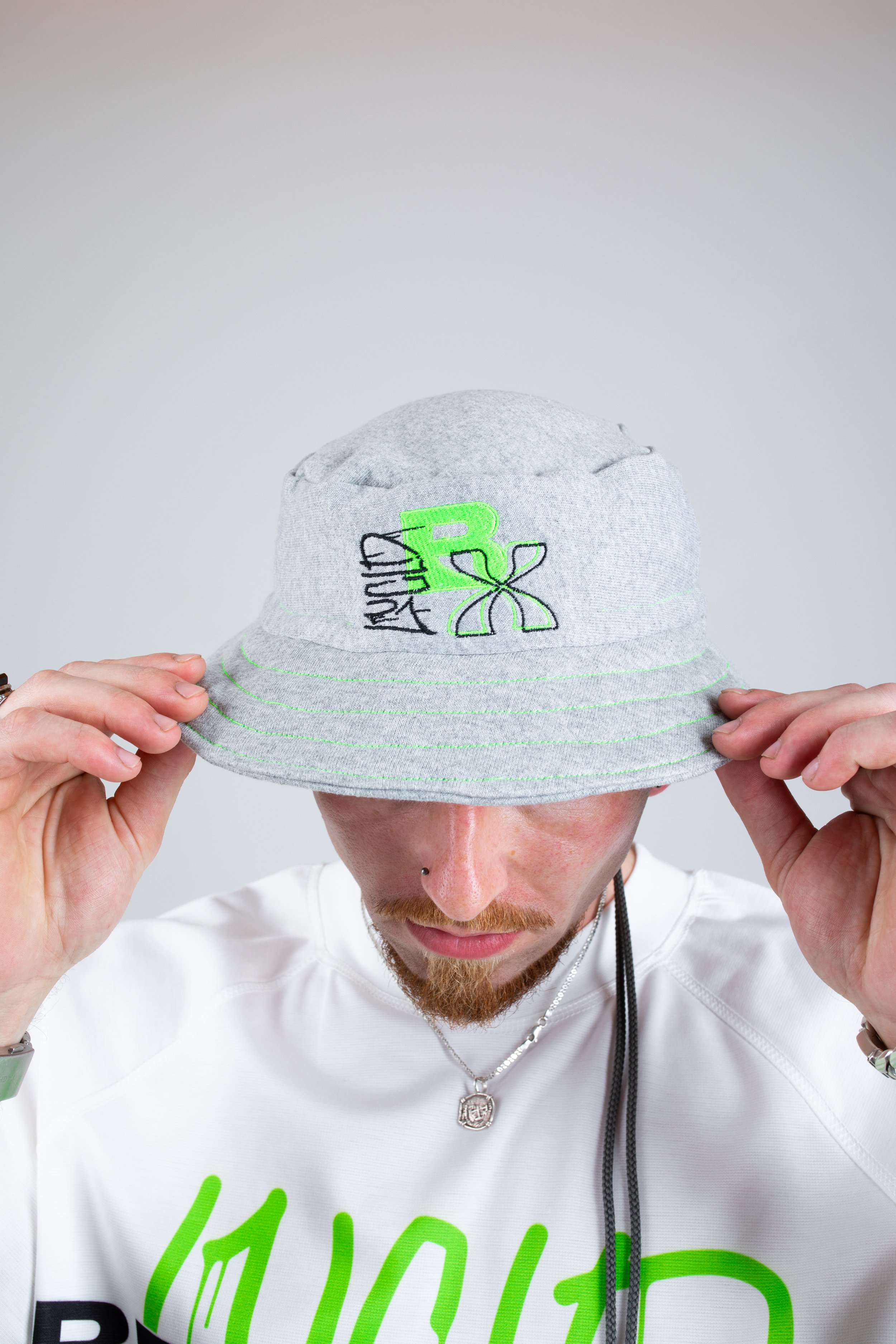 BELLISA X LUCI.D BUCKET HAT