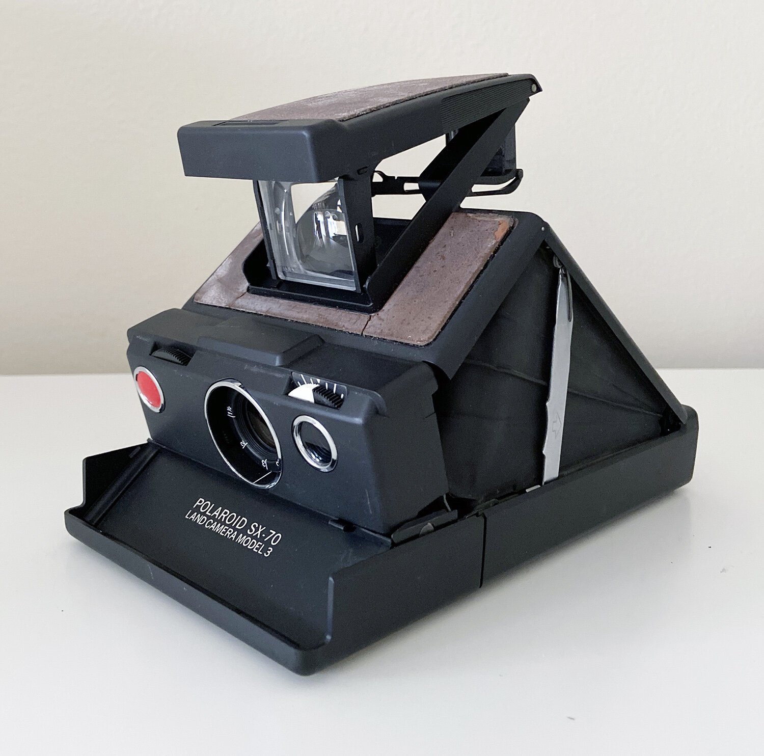 polaroid introduces the polaroid go — the world's smallest analog