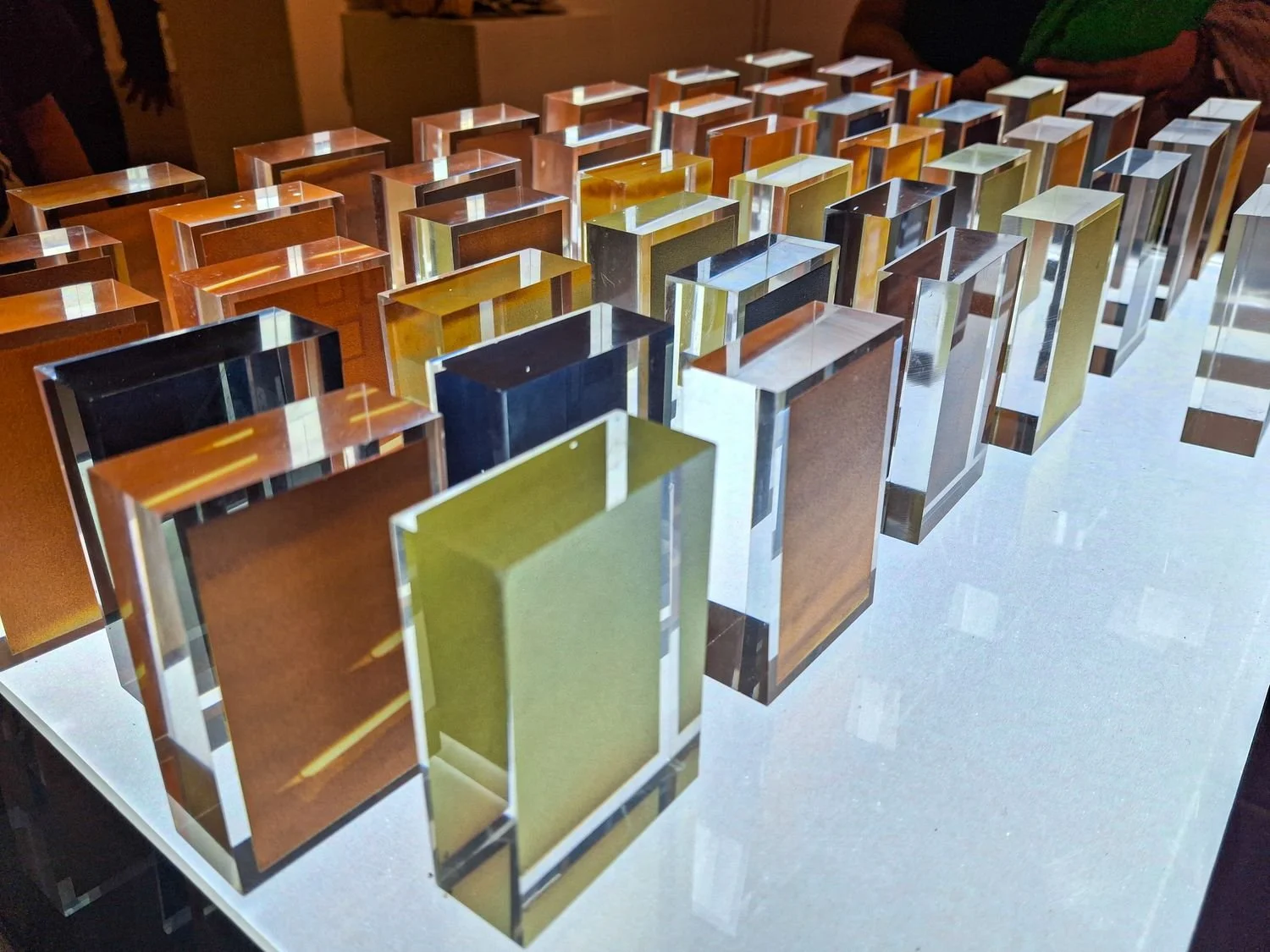 1 - Acrylic cubes - 6b262955-38ff-40f9-98fe-c93ac88ac5ce.jpg