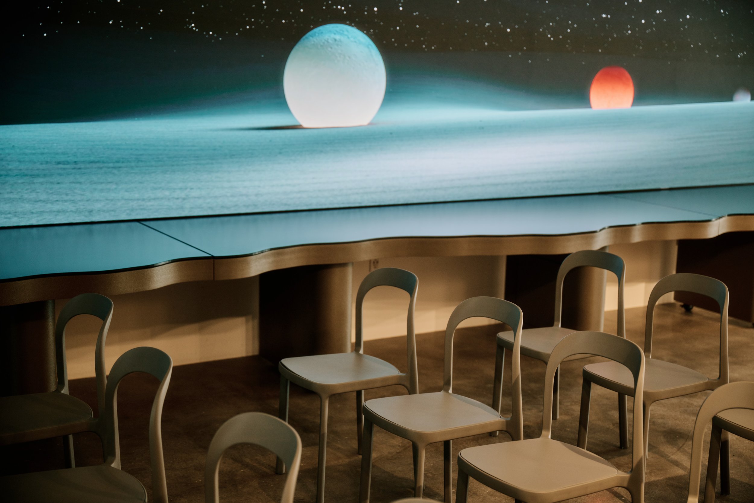 Reflect Table | Miami | Installation (In collaboration with Snarkitecture / Six n Five )