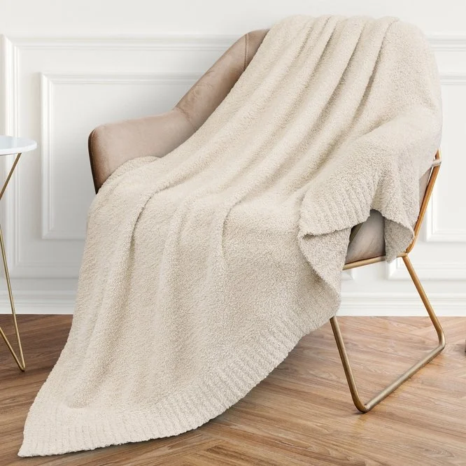 blanketbeige.jpeg