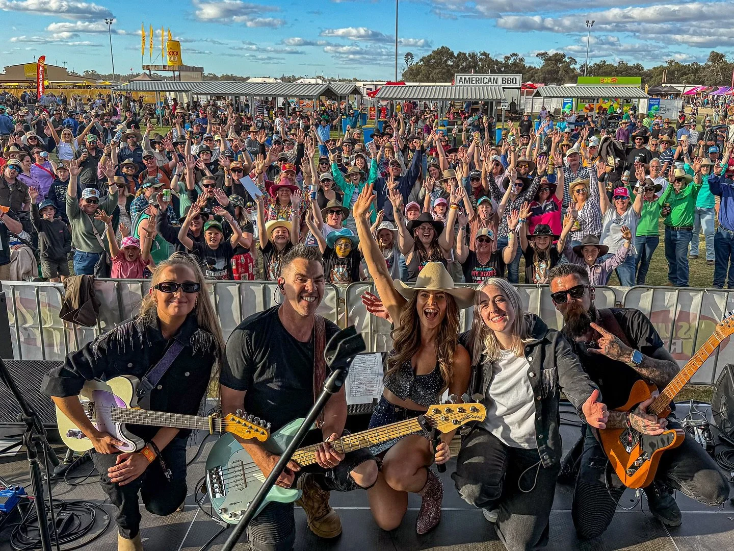 Deni Ute muster WOW ❤️&zwj;🔥 What an AMAZING afternoon 
Thank you for turning it on, y&rsquo;all sang every word..
I&rsquo;m blown away and so so grateful thank you 🤍

@deniutemuster