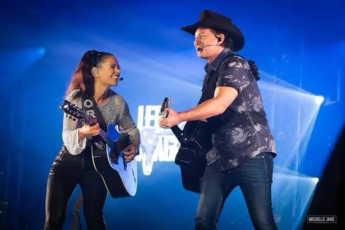 Back on the road this weekend with the legend himself @leekernaghan and the LK family! So excited to be opening 3 SOLD OUT shows in WA this weekend. Who’s coming?? 
#westernaustralia #leekernaghan #soldout #giglife