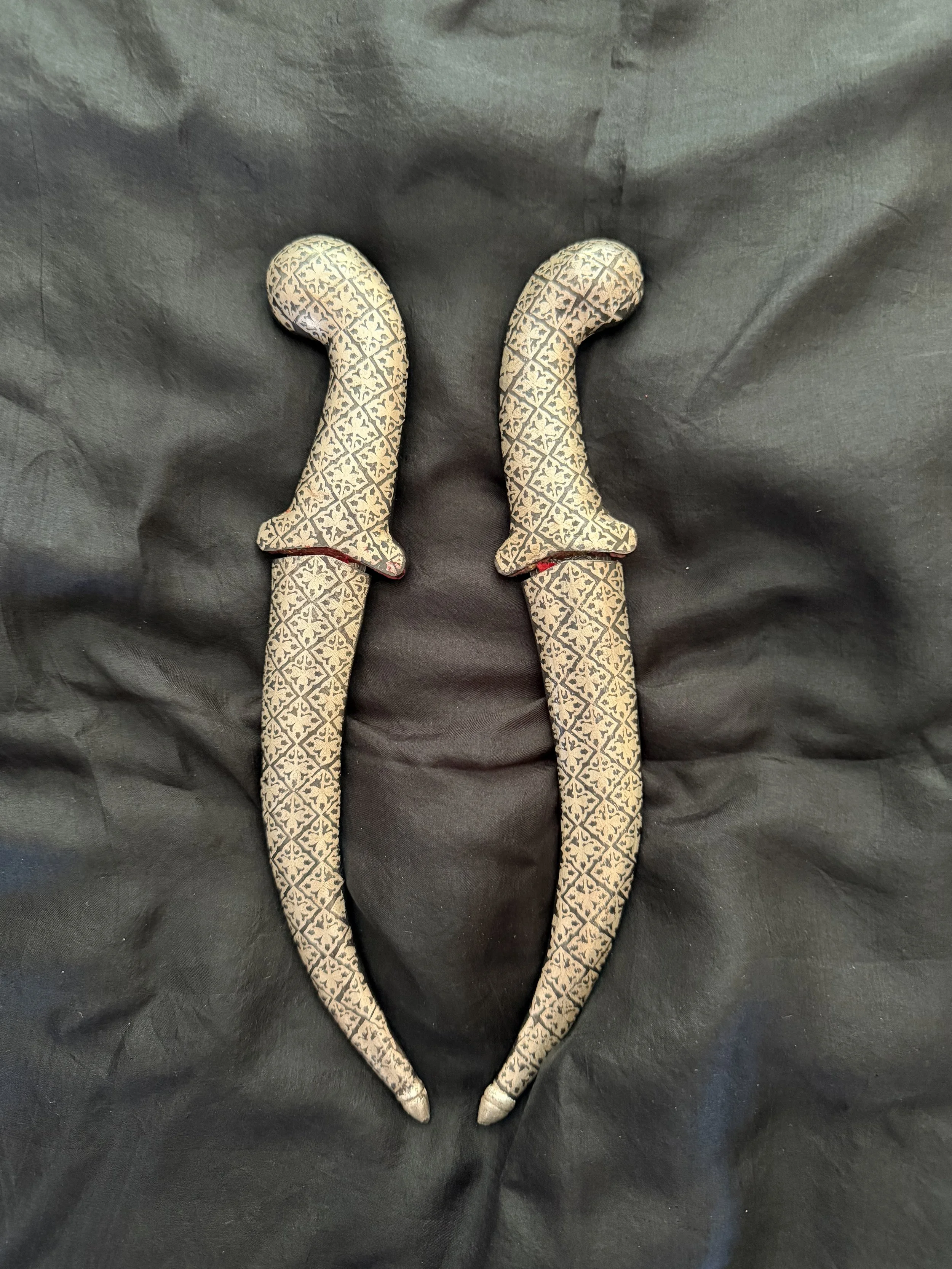 Plain Round Dagger