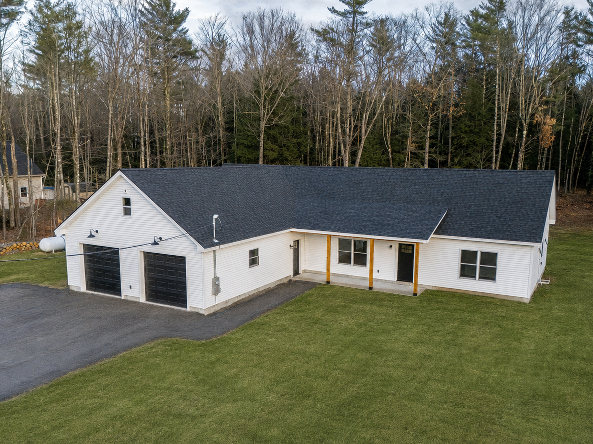 Spacious Split-Bedroom Ranch — West Gardiner, Maine
