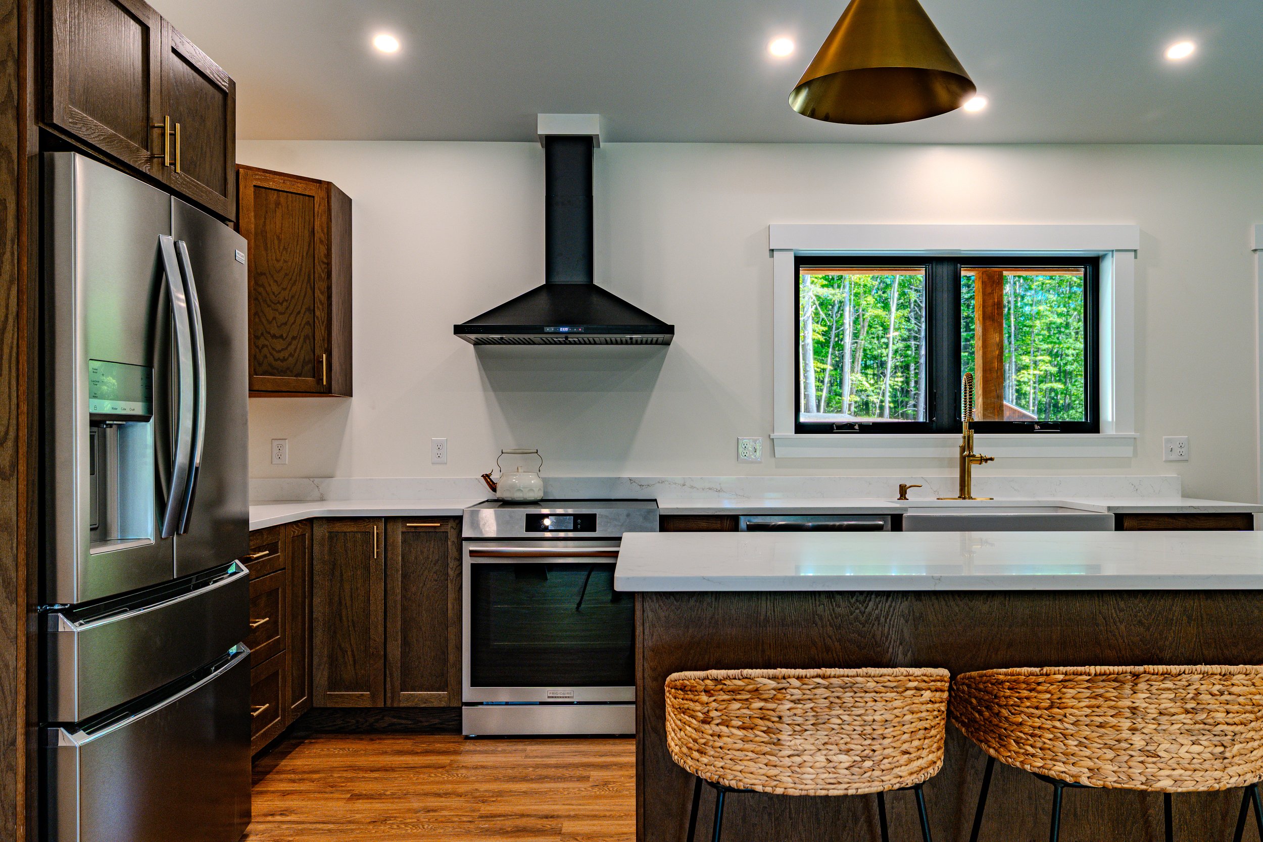 Custom home kitchen built by Riverstone Builders