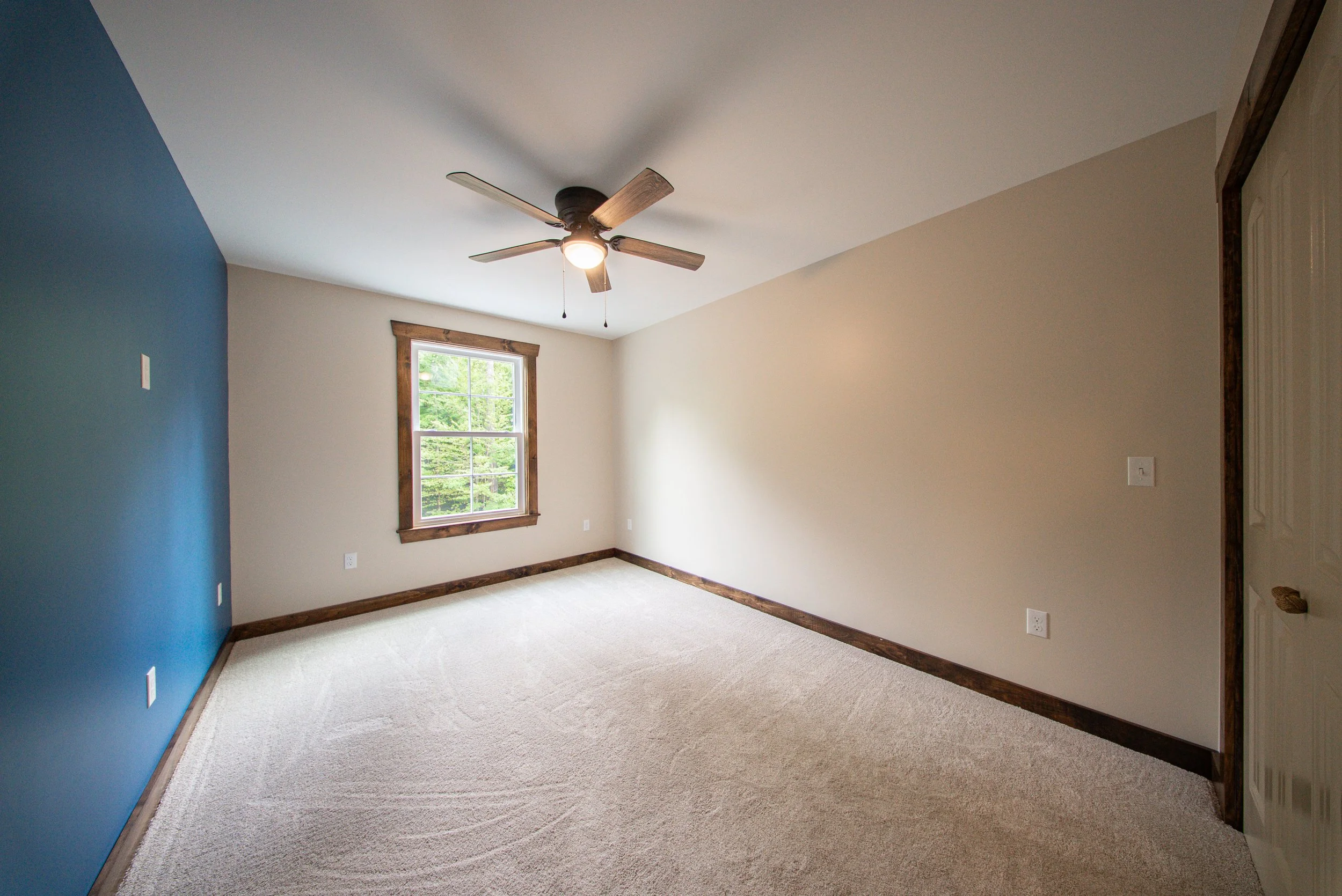 Classic Farmhouse - Bed 2.jpg